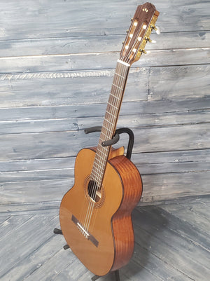 Cordoba Left Handed C5 full bass side view of body