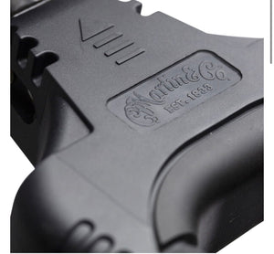 close up of Martin label