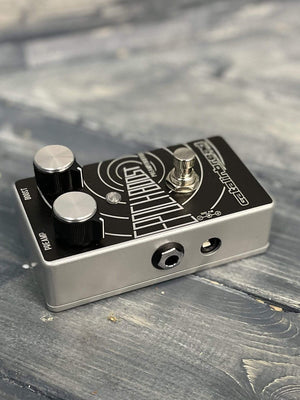 Catalinbread Epoch left side of pedal with output jack and power input