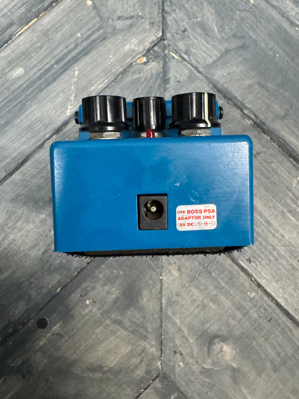 Photo of the top of the pedal.