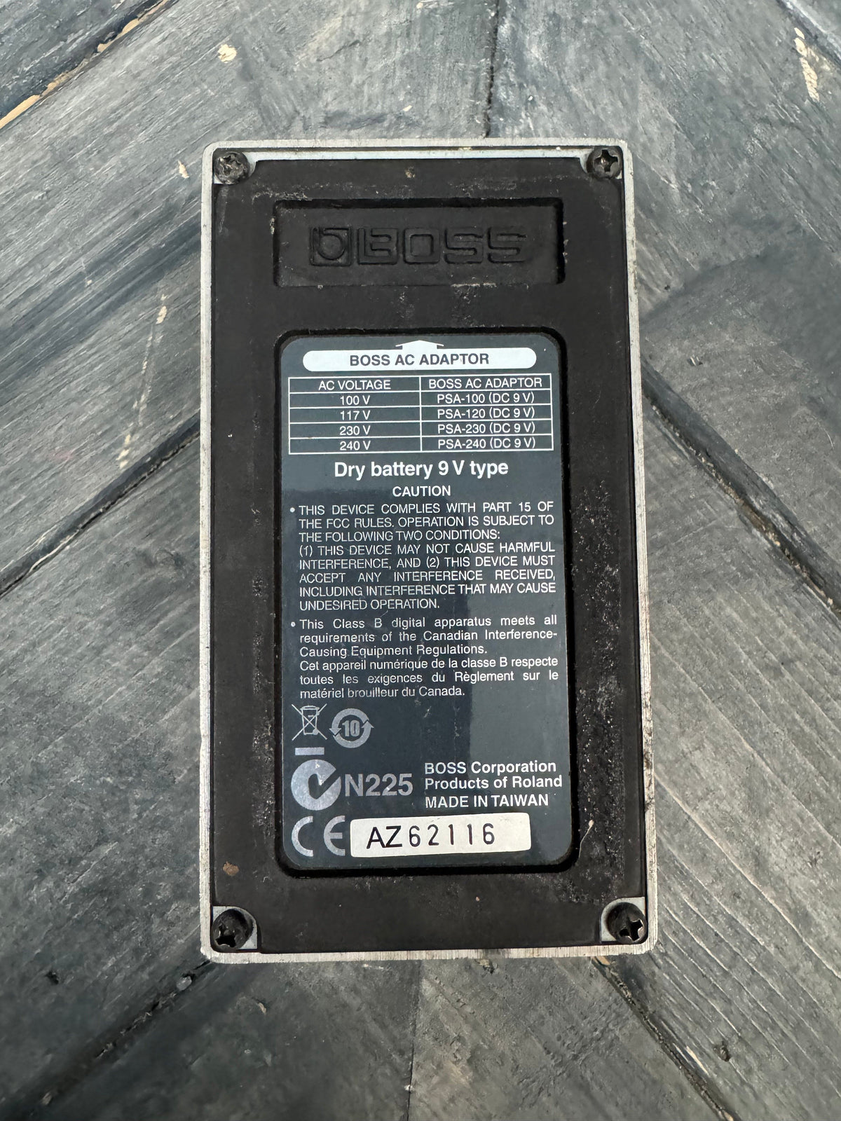 Photo of the bottom of the pedal.