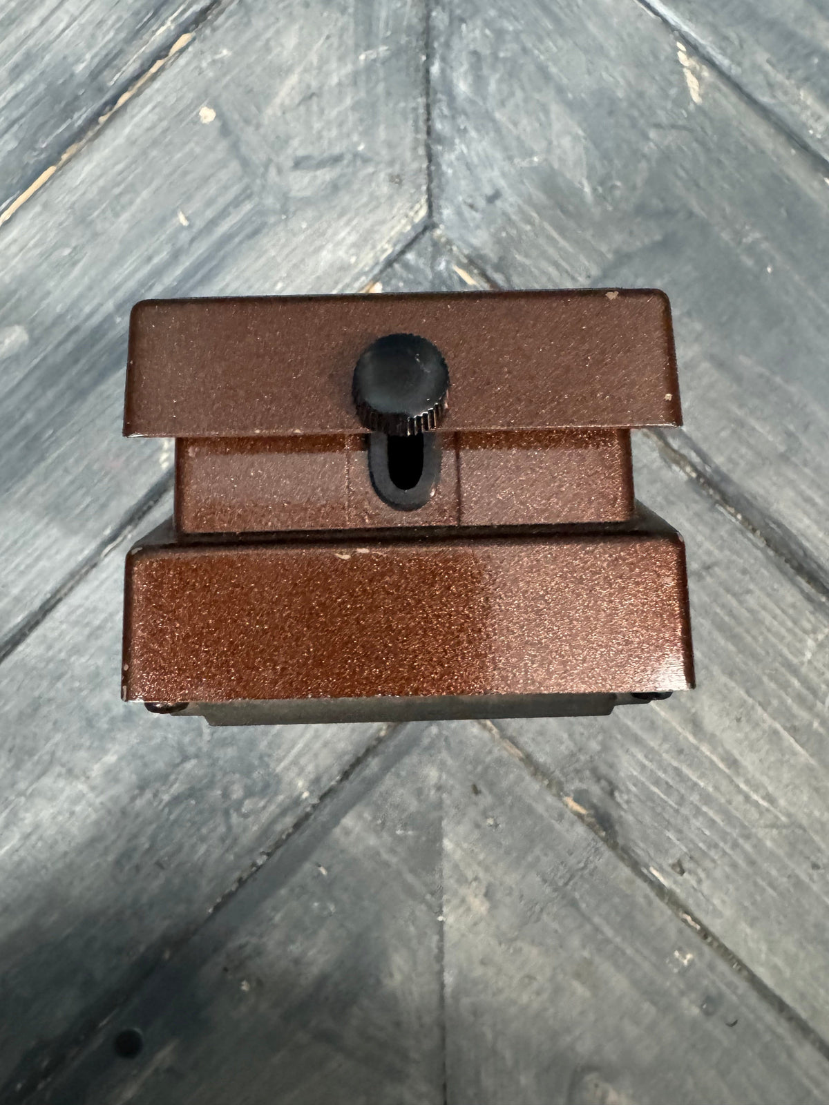 Photo of the bottom of the peda.