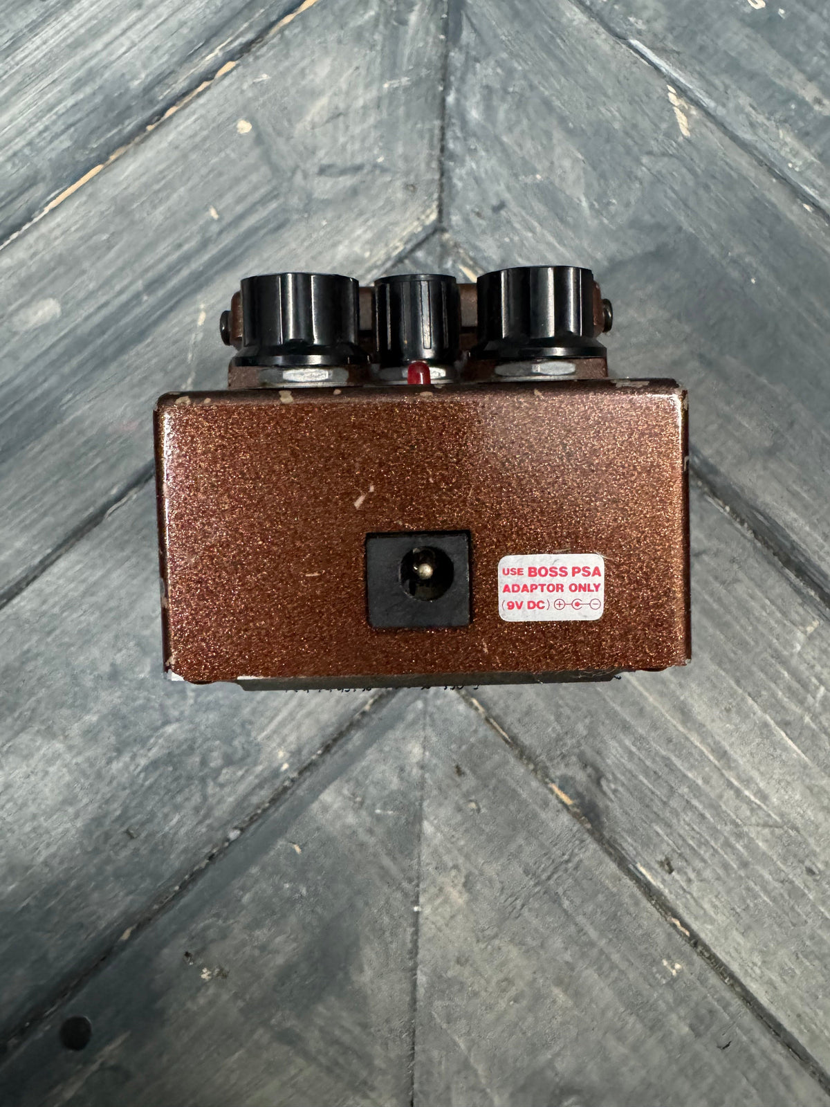 Photo of the power supply of the pedal.