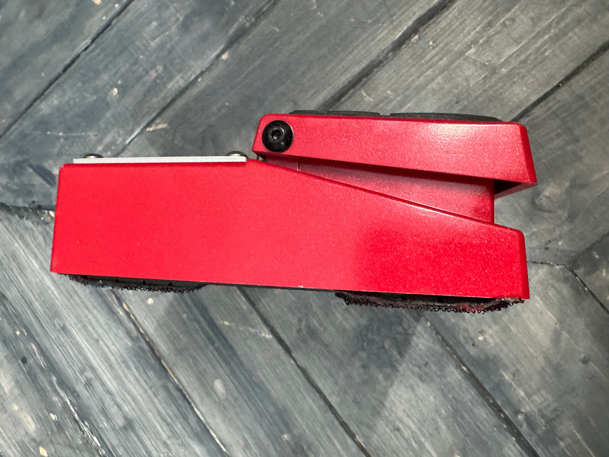 Photo of the side of the Pedal.