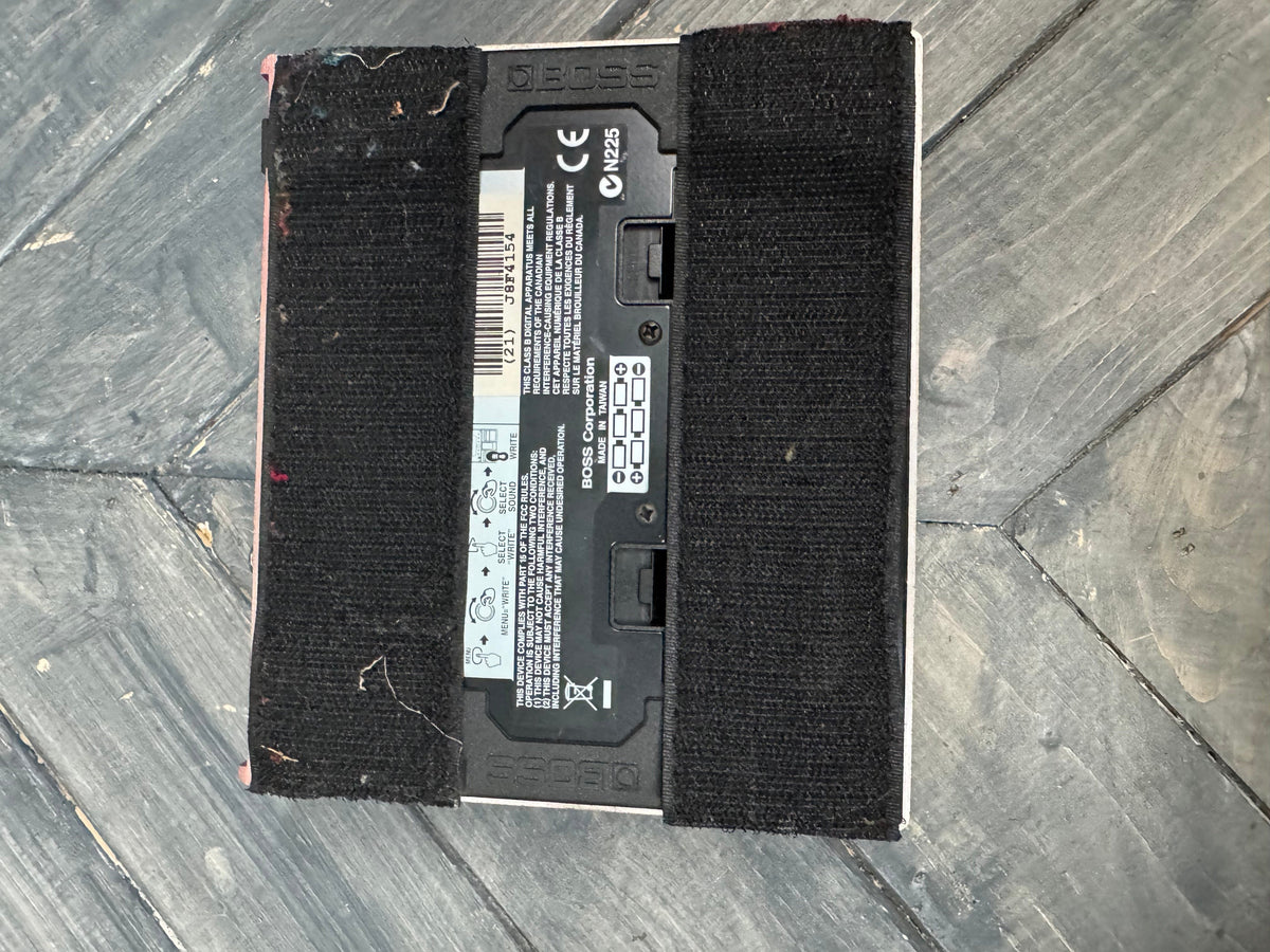 Photo of the bottom of the Pedal.