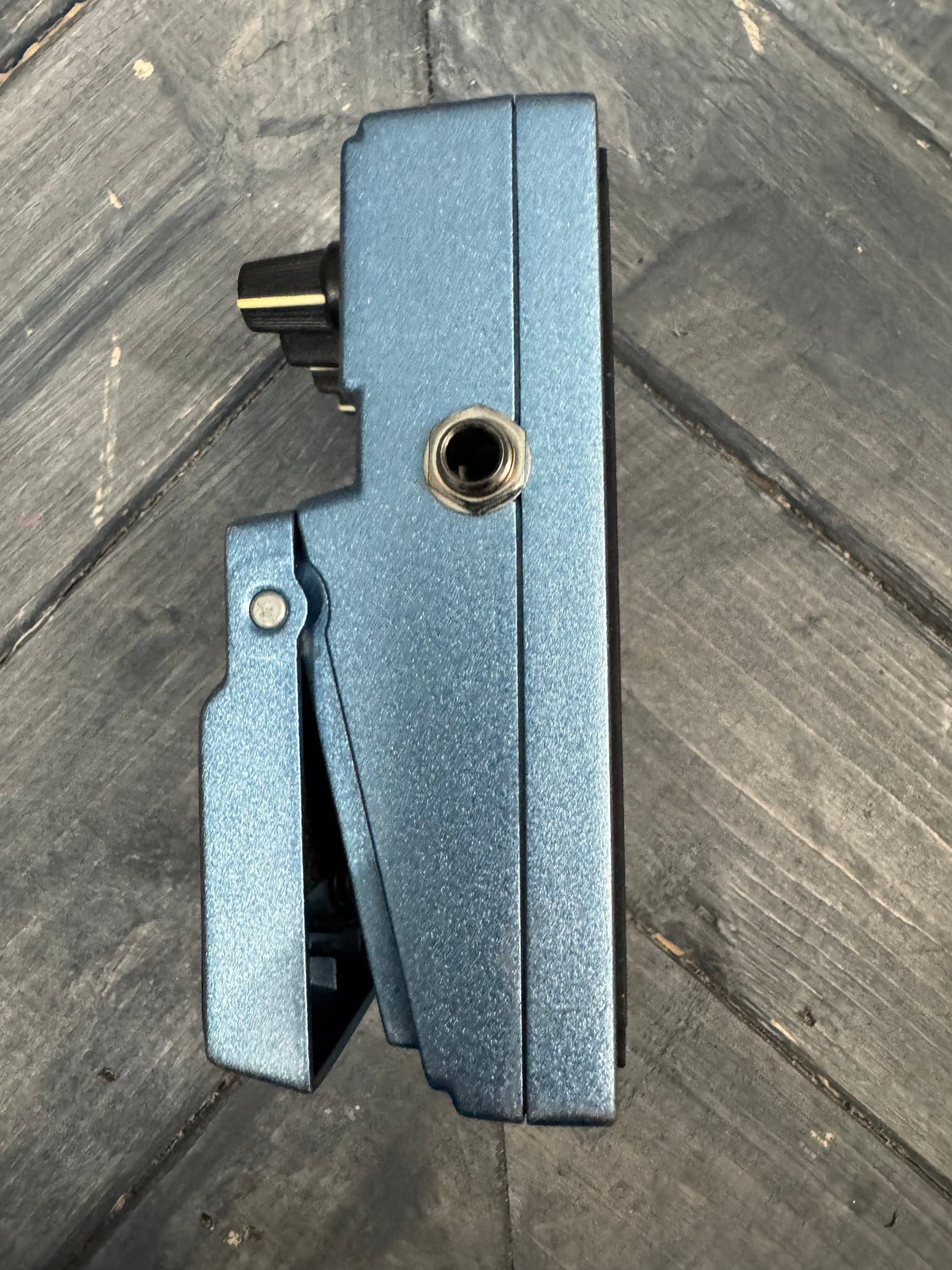 Photo of the side of the pedal.