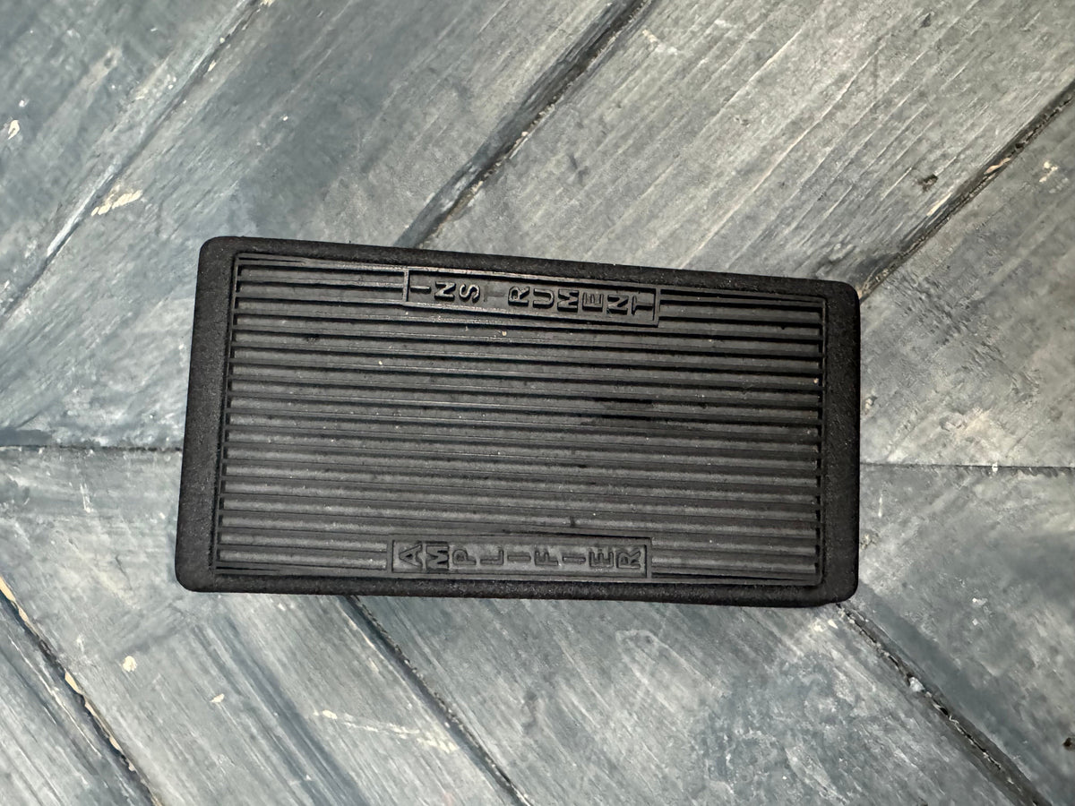 Photo of the top of the pedal.