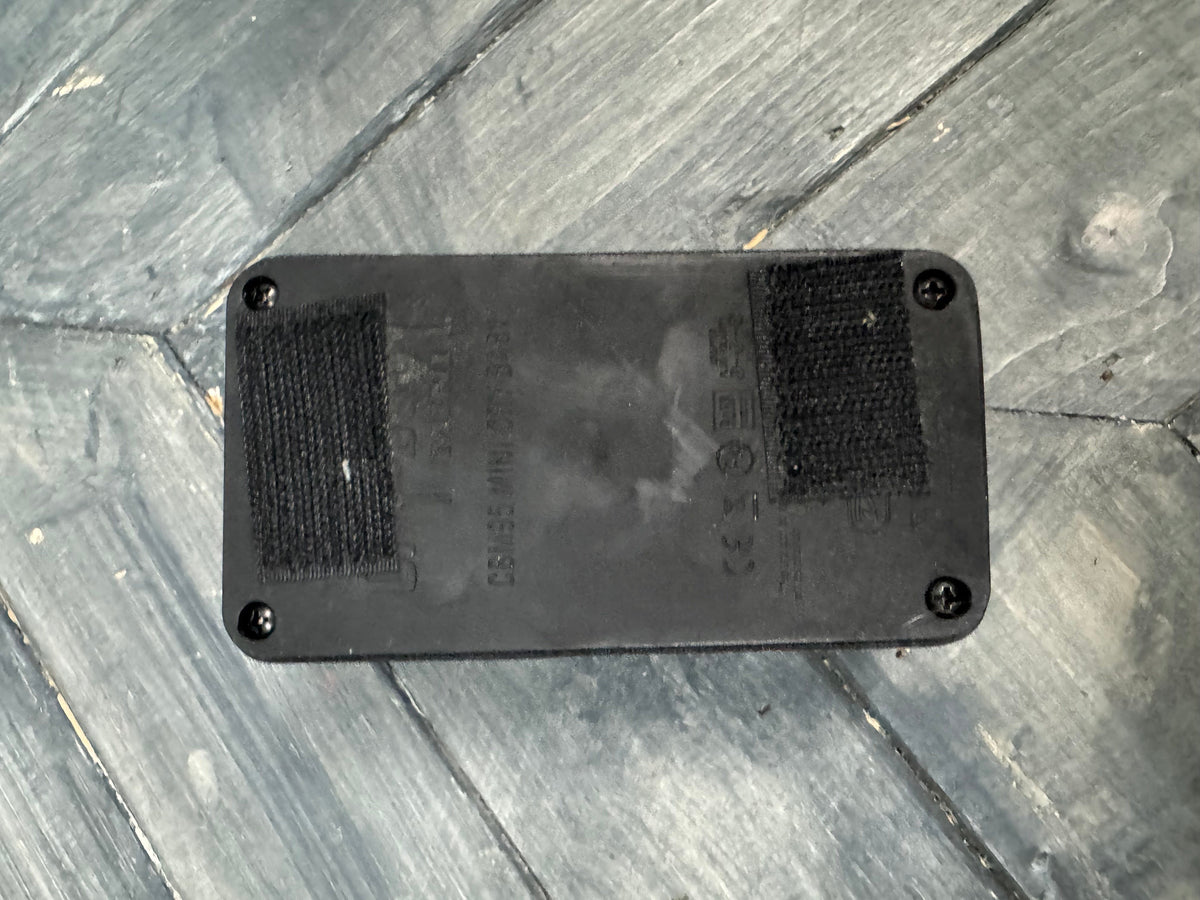 Photo of the bottom of the pedal.