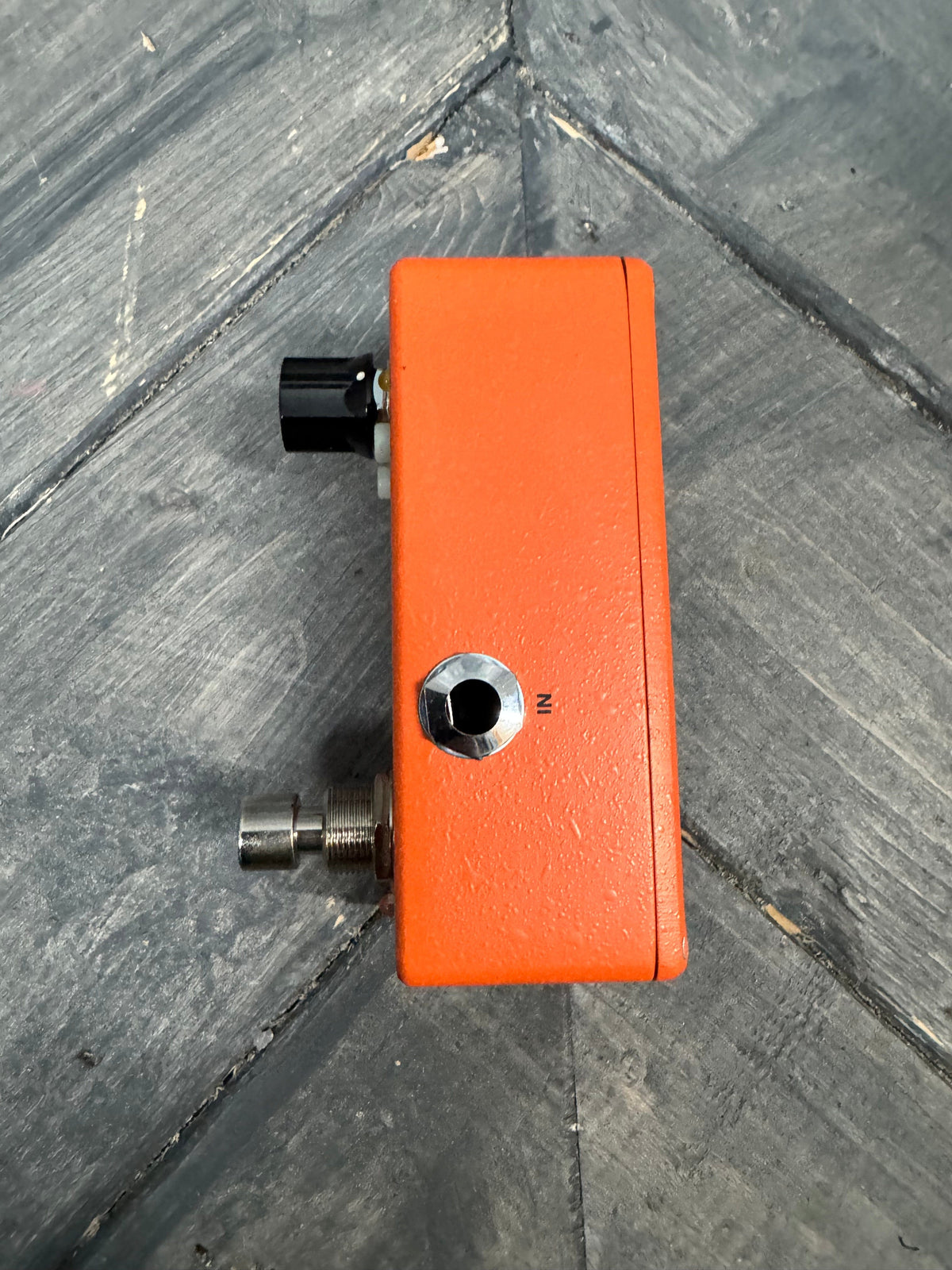 Photo of the side of the pedal.