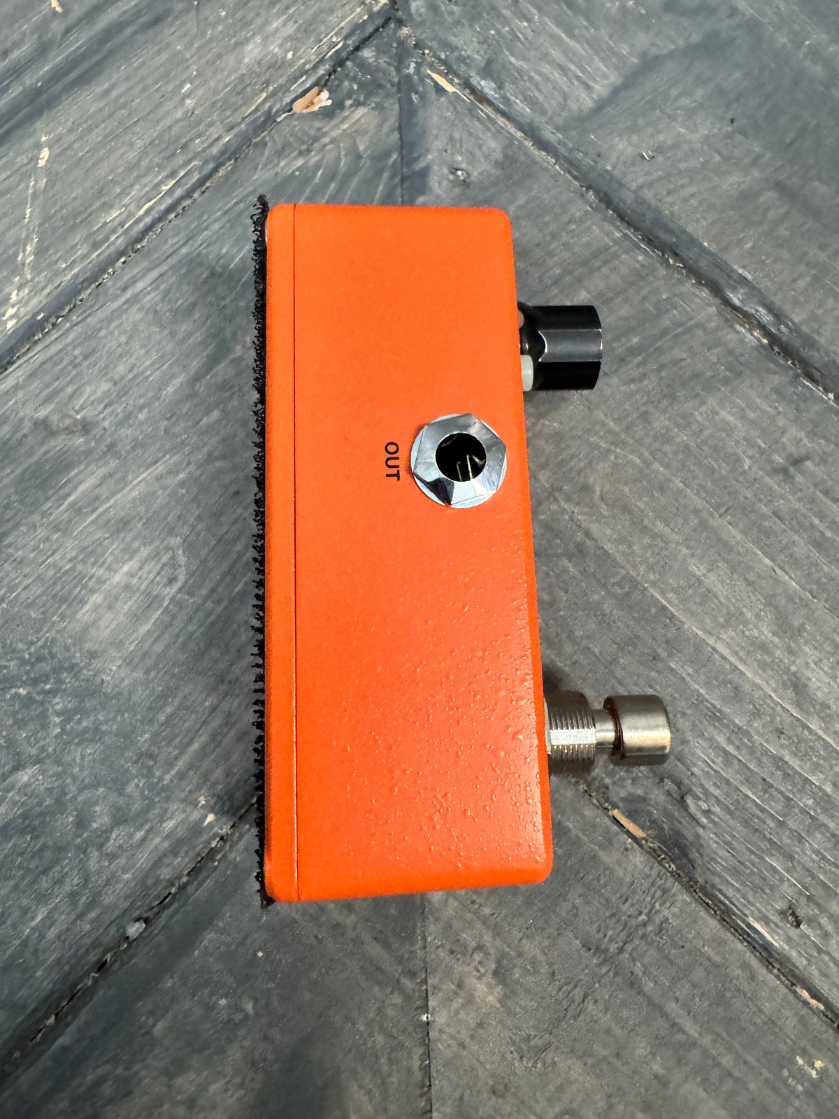 Photo of the side of the pedal.