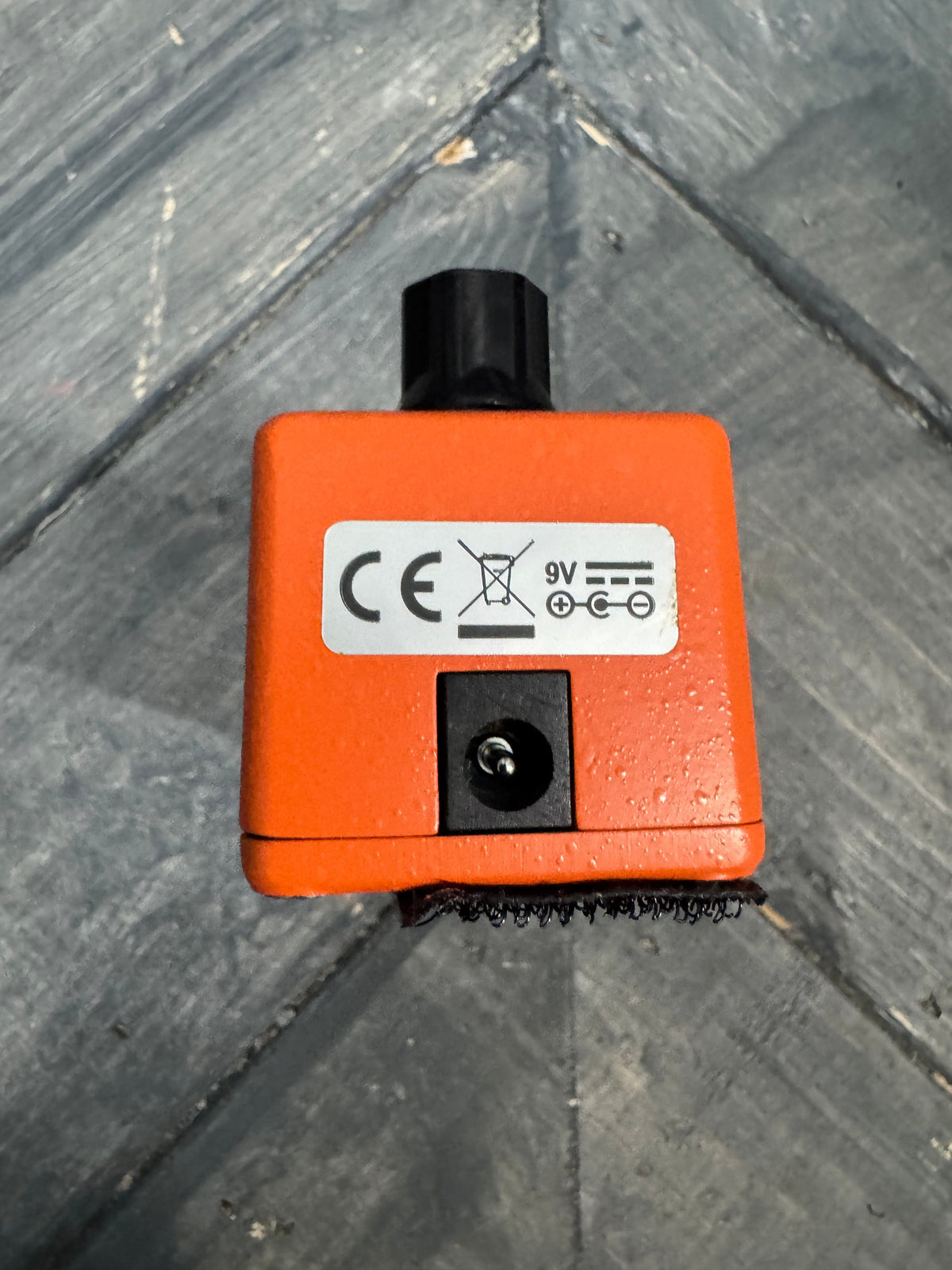 Photo of the top of the pedal.