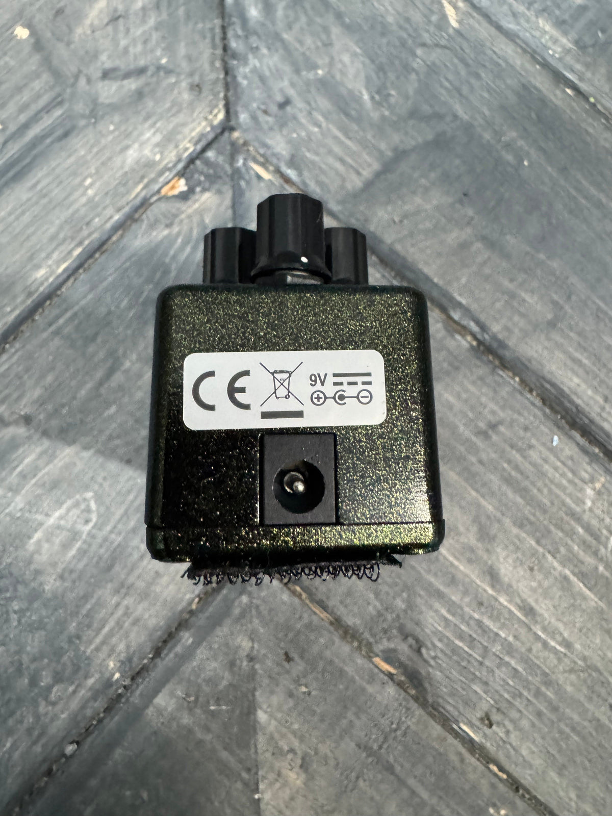 Photo of the top of the pedal.