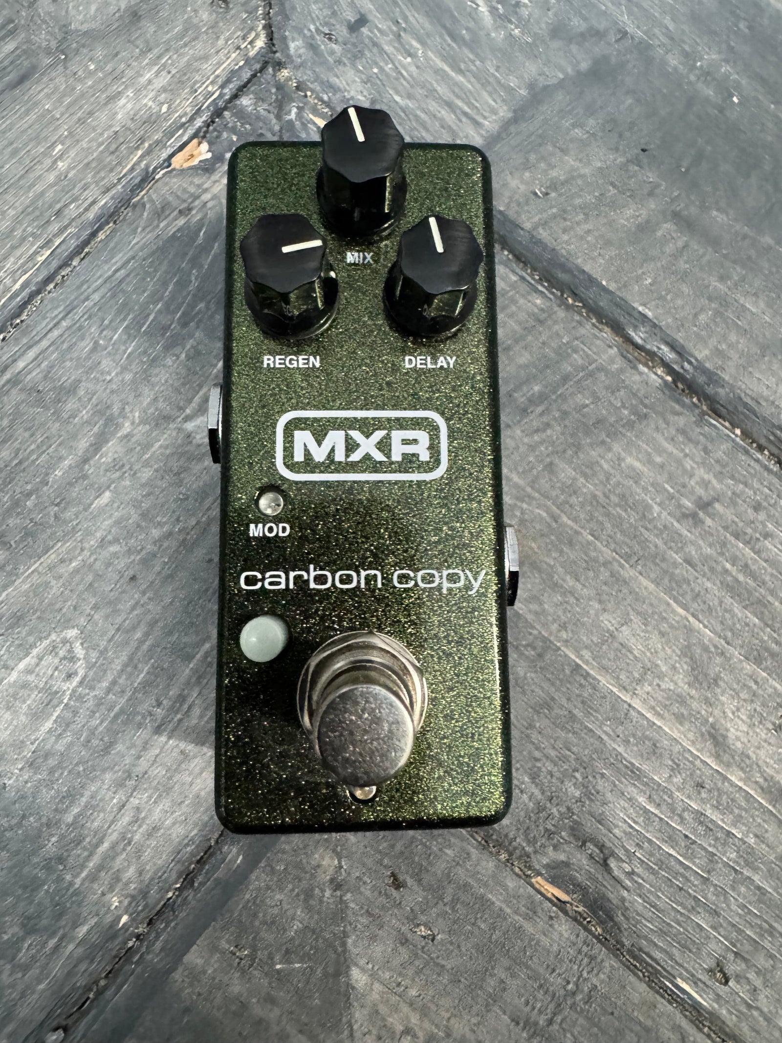 Photo of the front of the pedal.