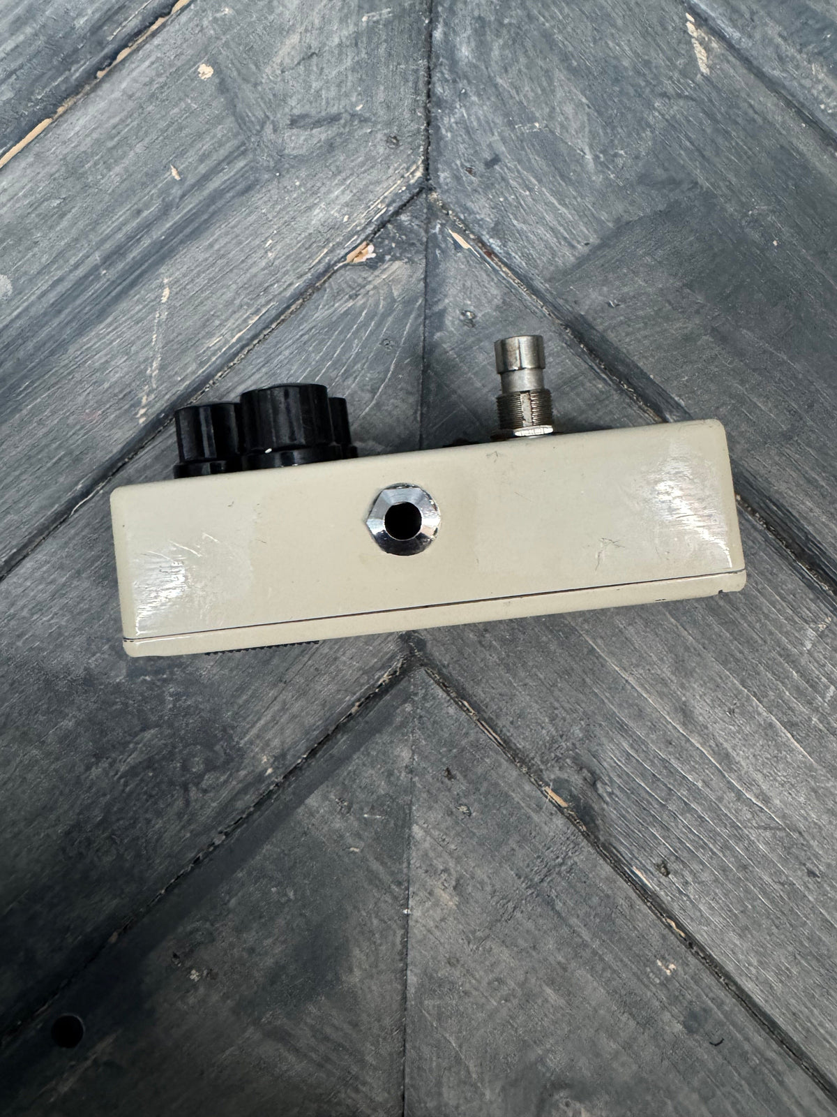 Side photo of the pedal.