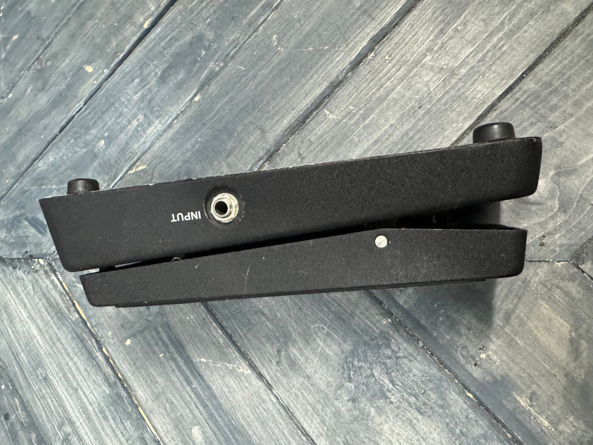 Photo of the side of the pedal.