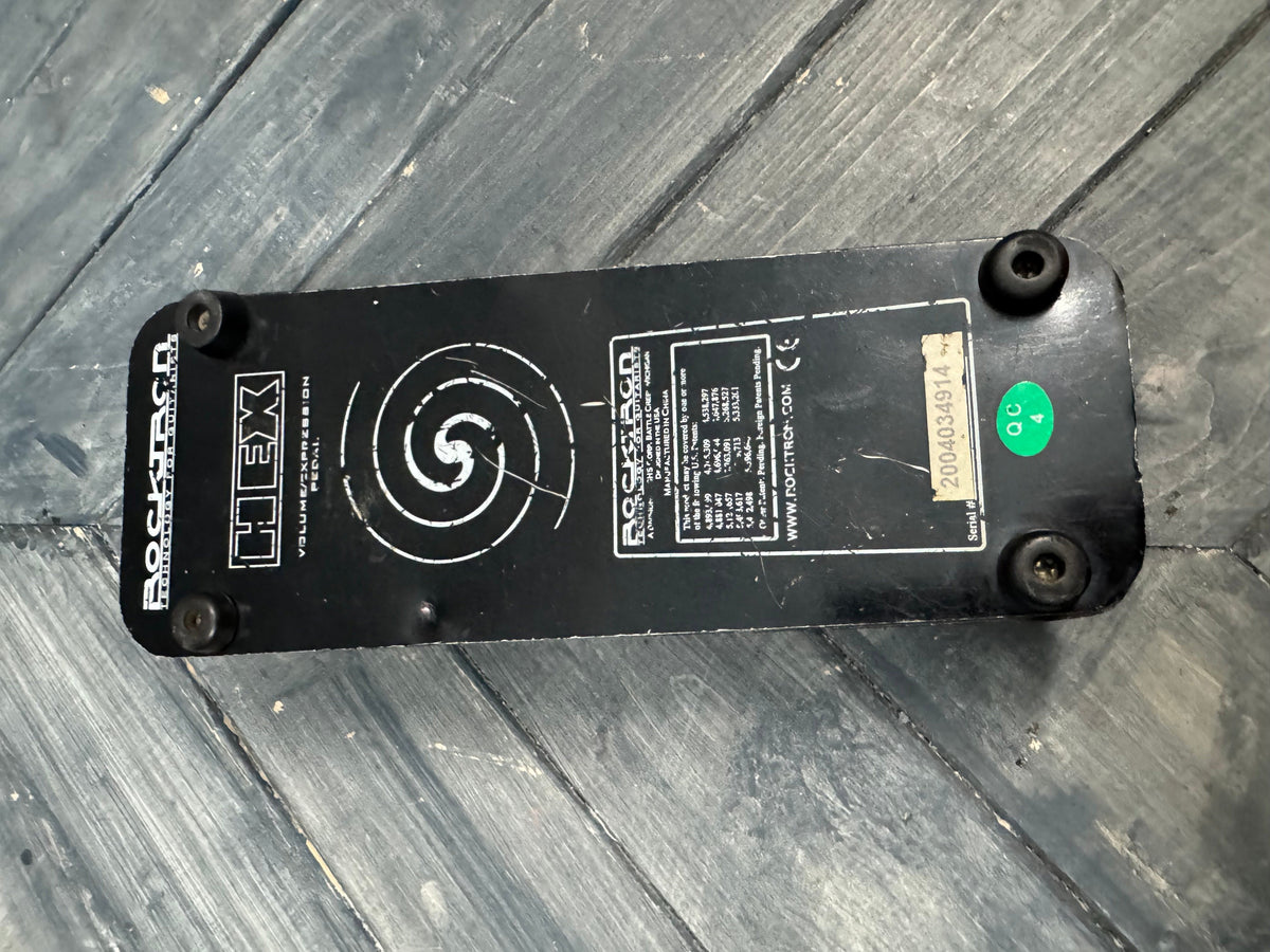 Photo of the bottom of the pedal.