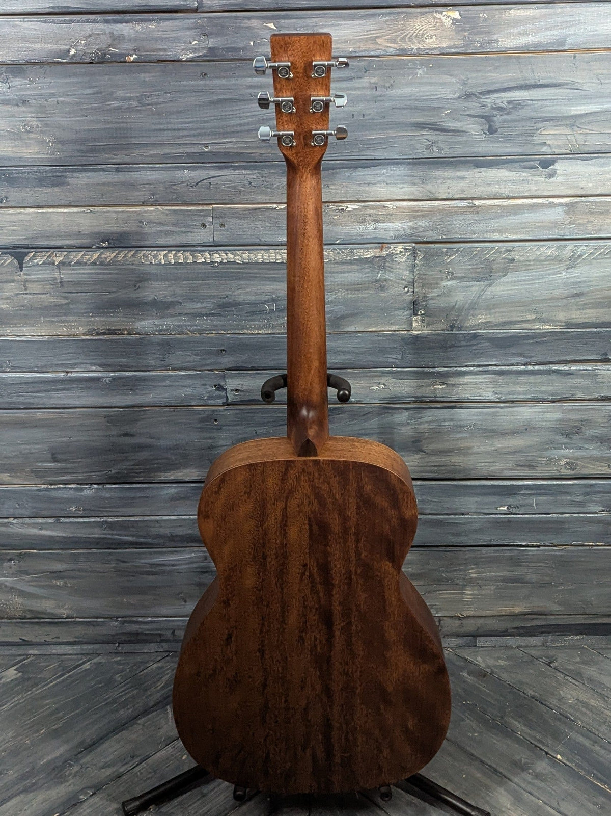 AMI-Guitars Left Handed OMM-STL full view of the back of the body