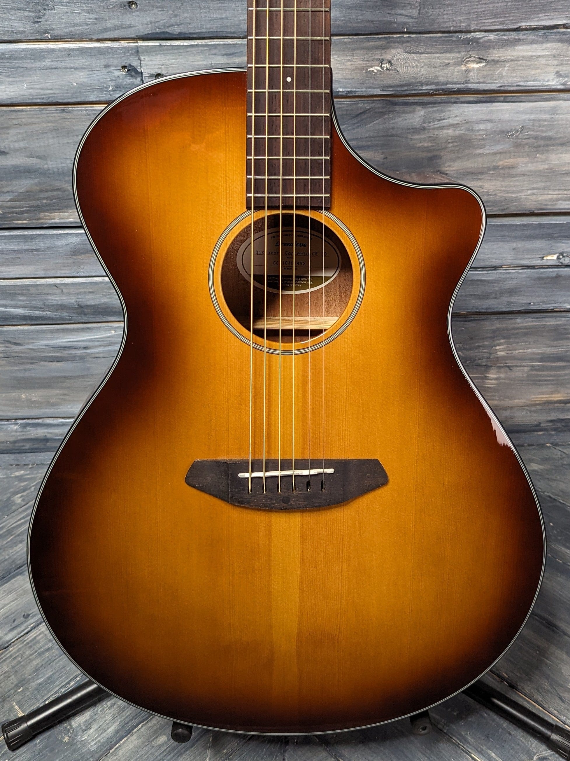Used Breedlove Discovery Concerto closeup of body