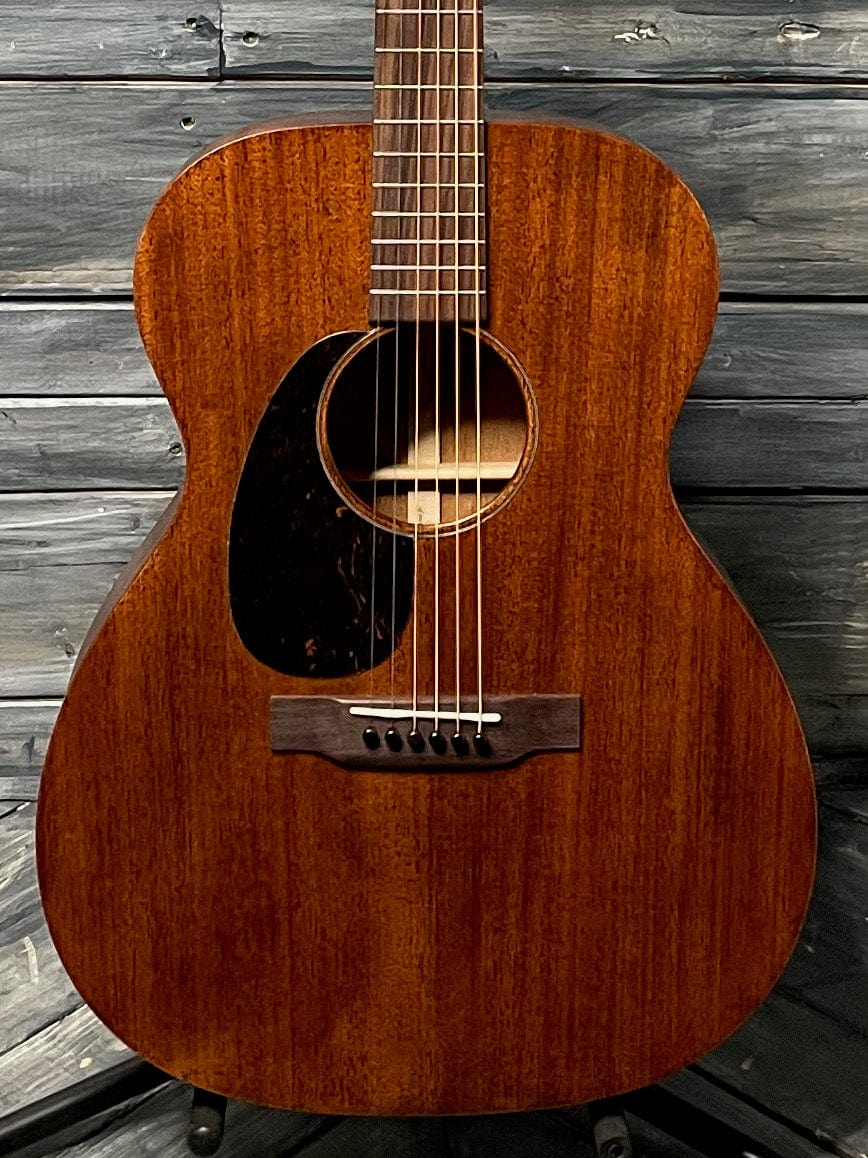 Martin Left Handed 000-15ML close up of body