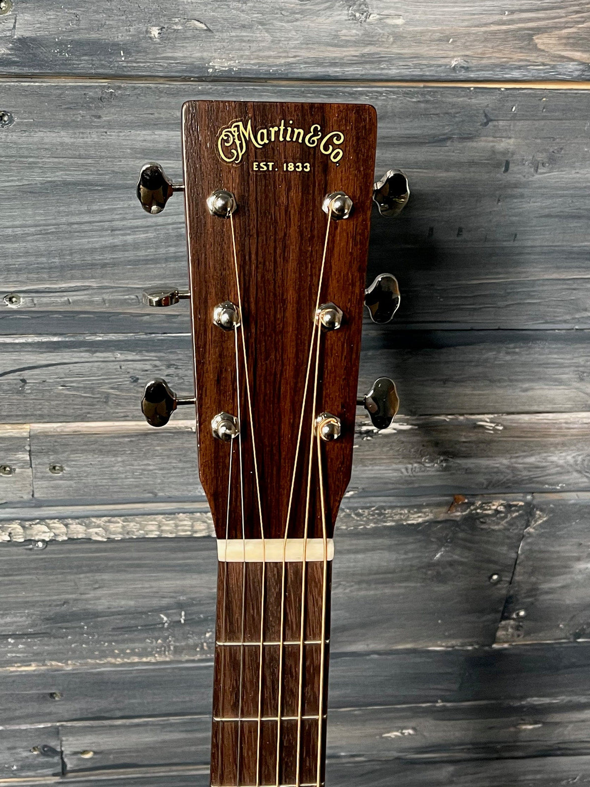 Martin Left Handed 000-15ML front of headstock