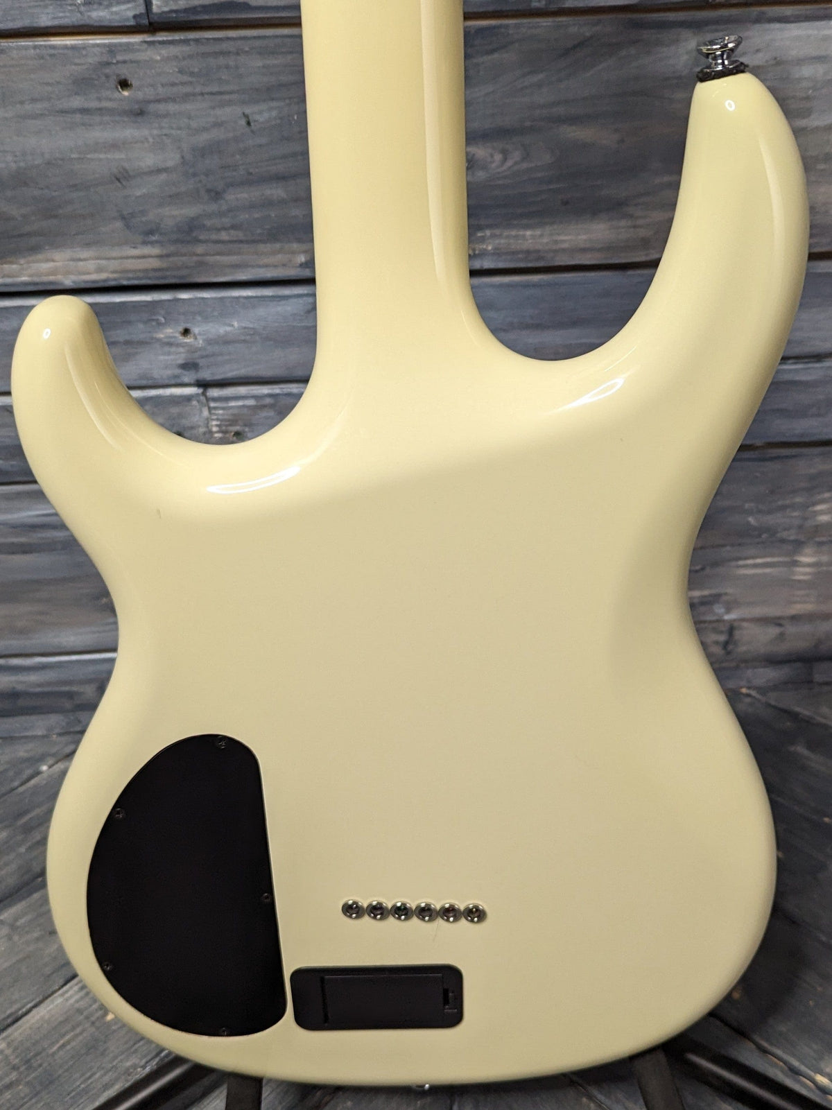 Used Carvin DC-400 close up view of back of the body