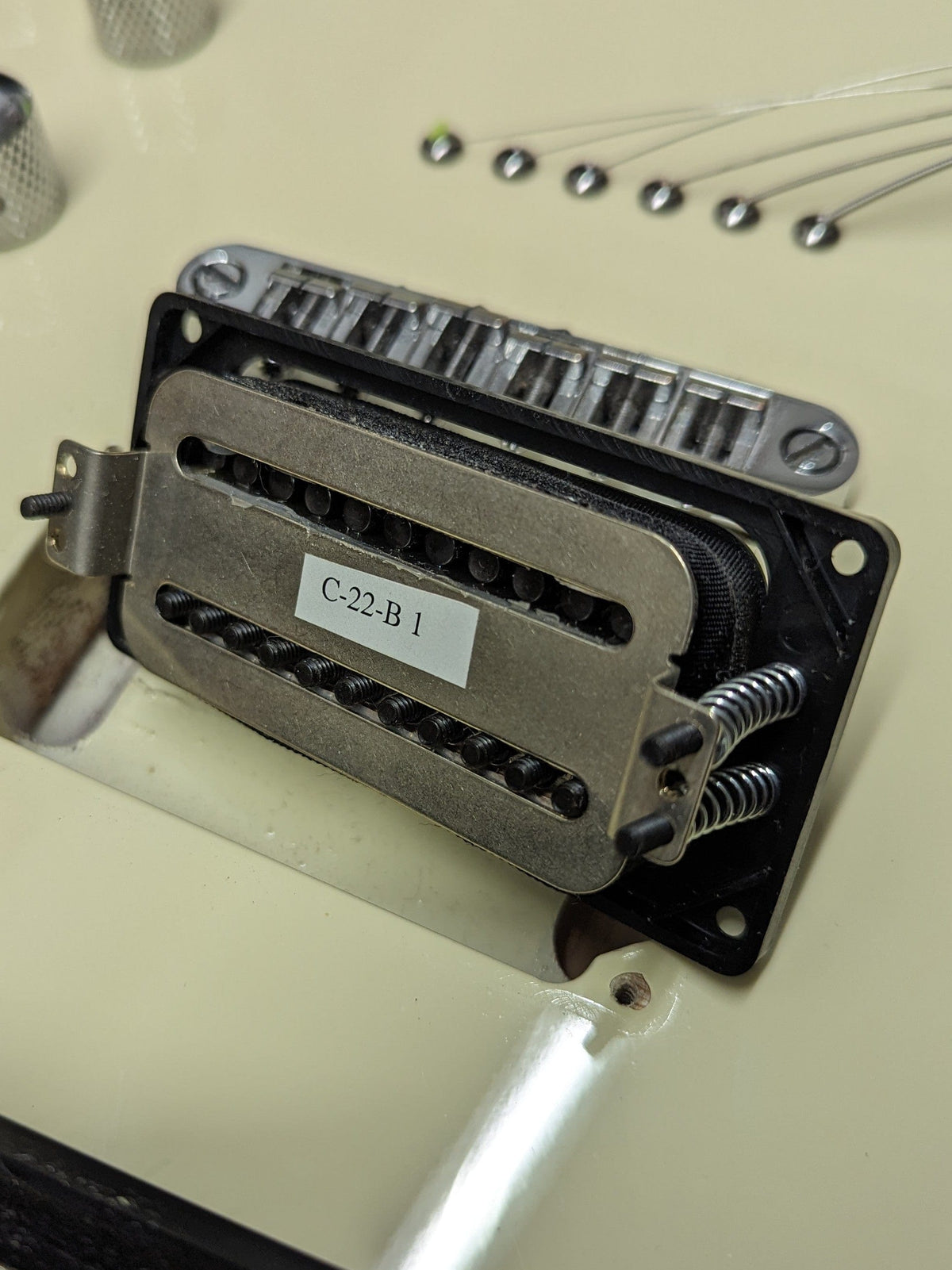 close up of Carvin C-22-B 1 bridge pickup