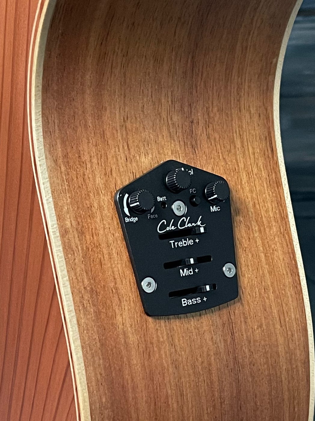 Cole Clark Left Handed Angel 2 Redwood close up of the electronics