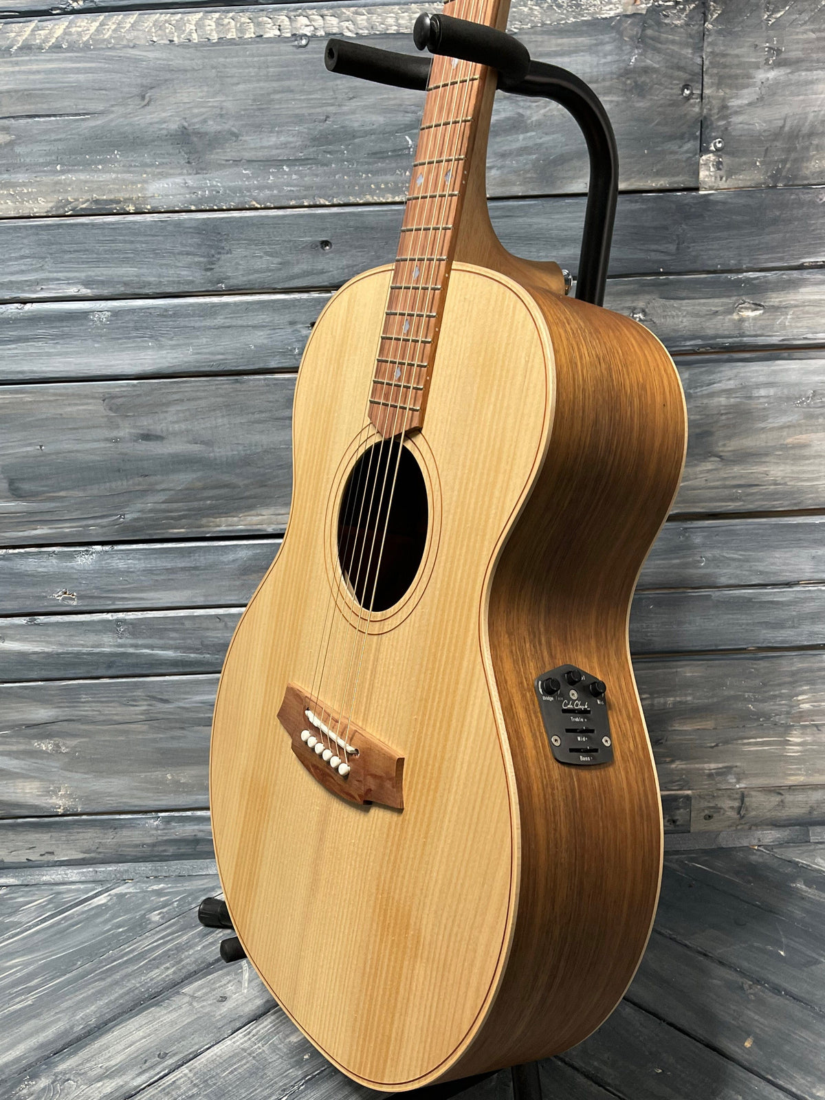 Cole Clark Left Handed ANGEL 2 bass side view of the body