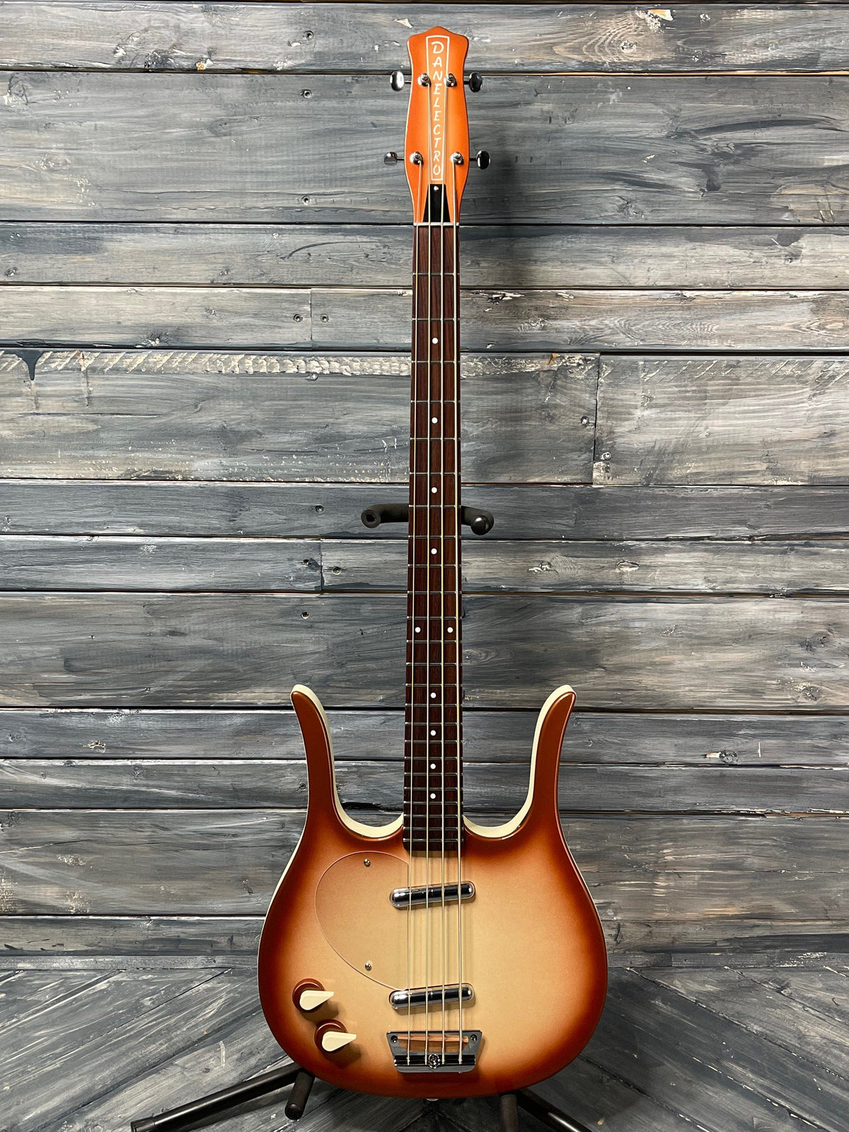 Danelectro Left Handed 58 Longhorn full view of the guitar