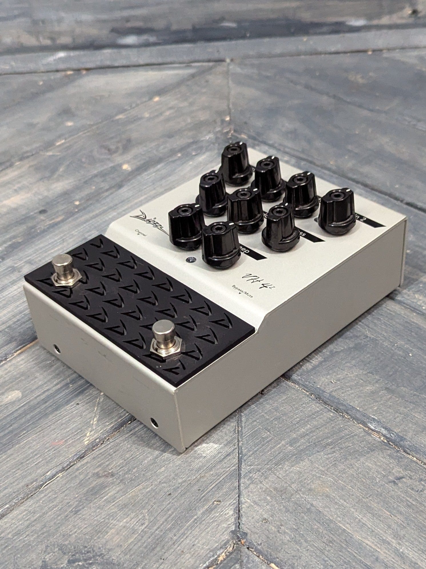 diezel vh4 distortion pedal Used Diezel VH4-2 overdrive/Pre-Amp Effect Pedal with Box
