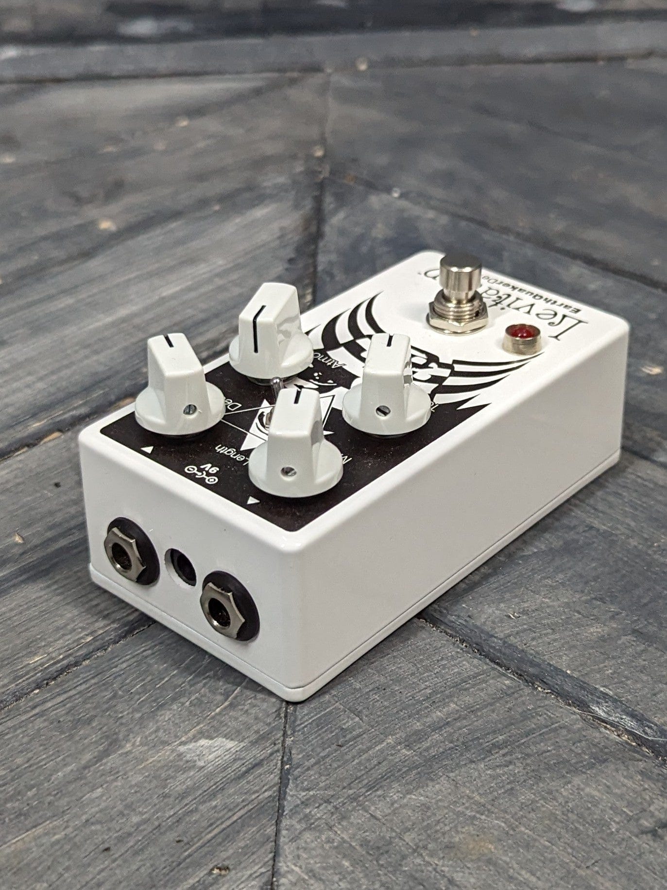 Earthquaker Devices Levitation Reverberation Machine V2 Reverb Pedal ...