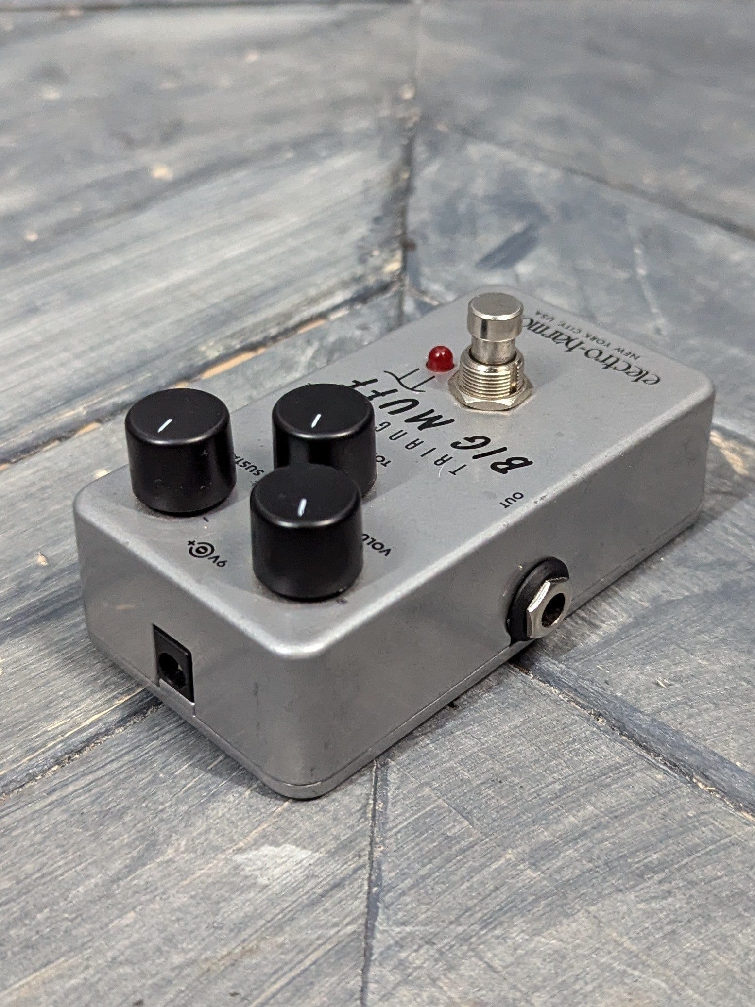 ehx big muff pedal Used Electro-Harmonix Triangle Big Muff Pi Fuzz Pedal with Box