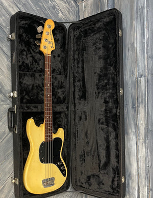 Fender Electric Bass Used Fender 1977-1978 USA Musicmaster 4 String Electric Bass with Case