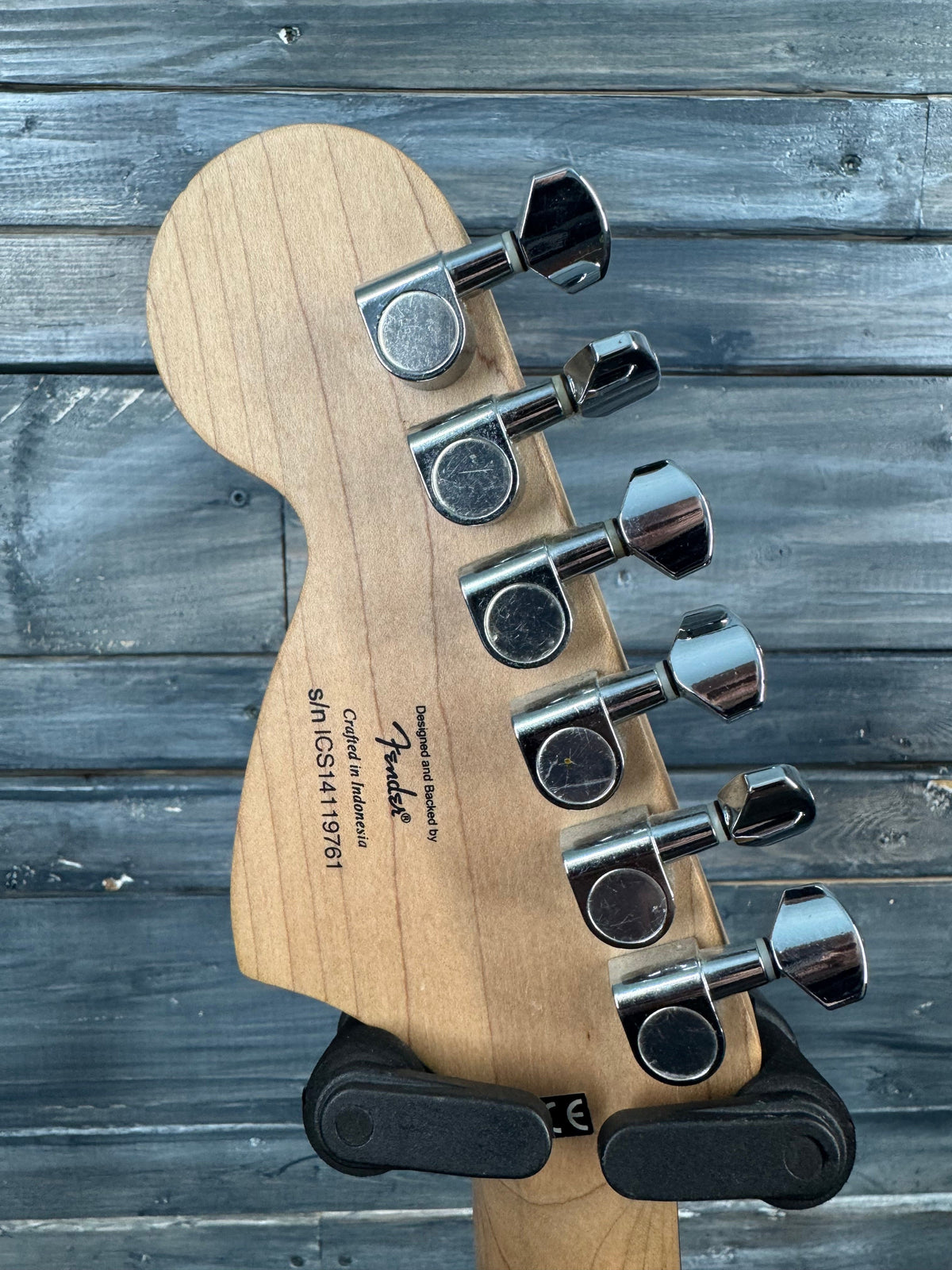 Photo of the back of the guitar.