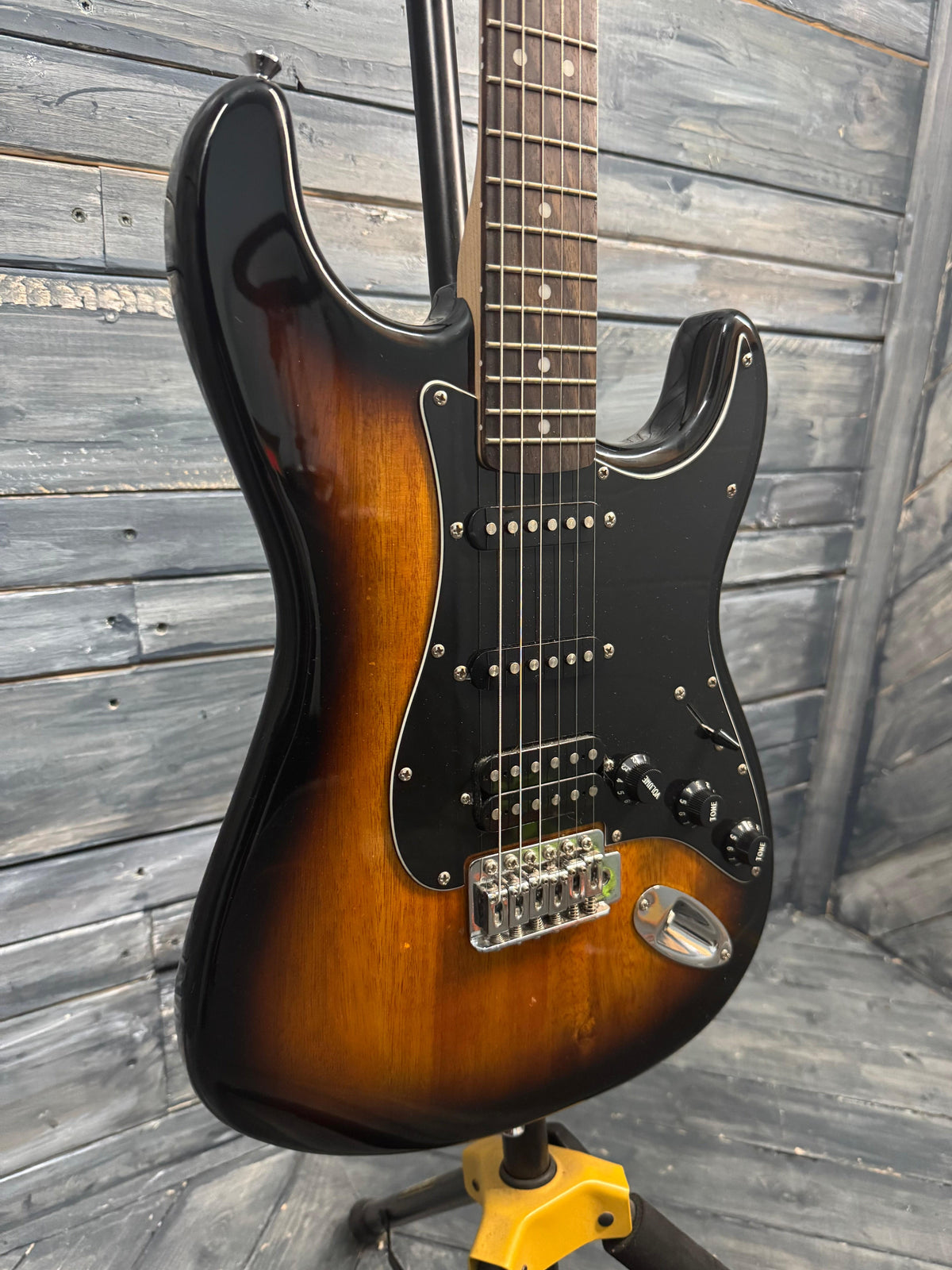 Photo of the front of the guitar.