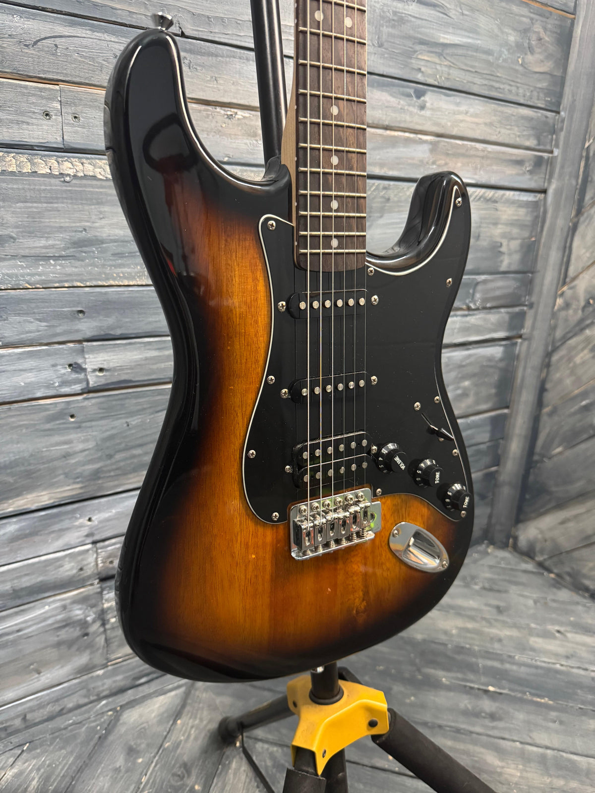 Photo of the front of the guitar.