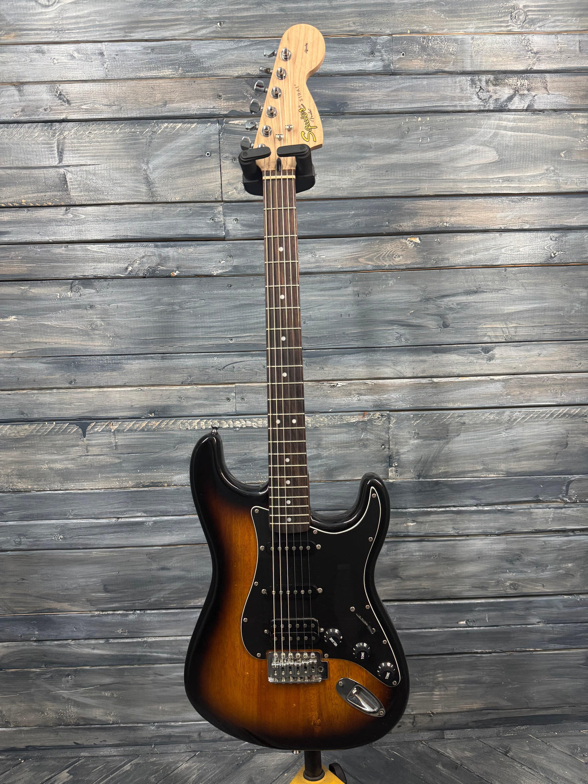 Photo of the front of the guitar.