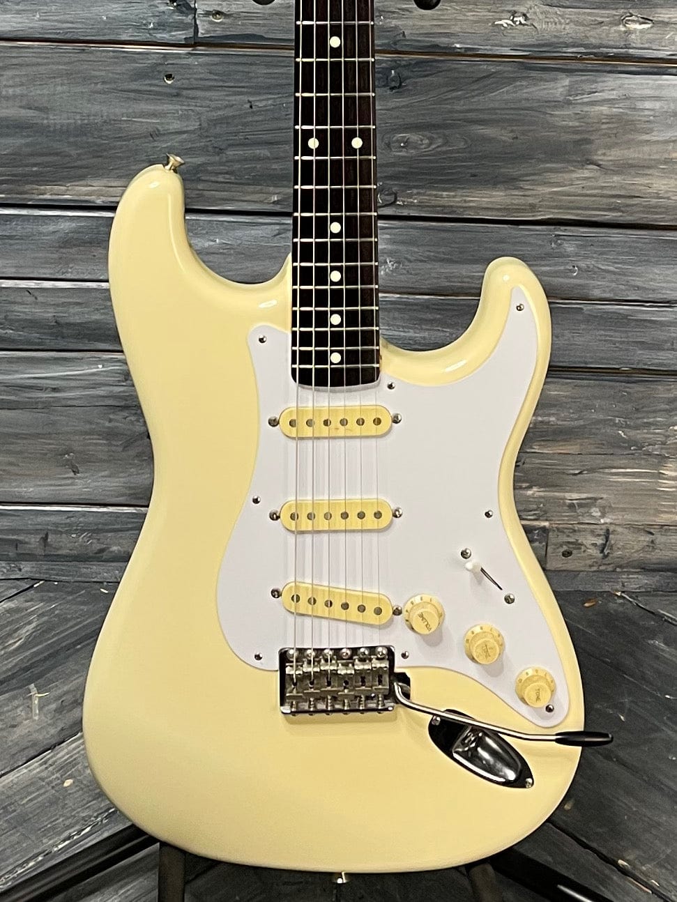 Fender Electric Guitar Used Fender 1984-87 MIJ ST-362 Stratocaster with Gig Bag - Olympic White