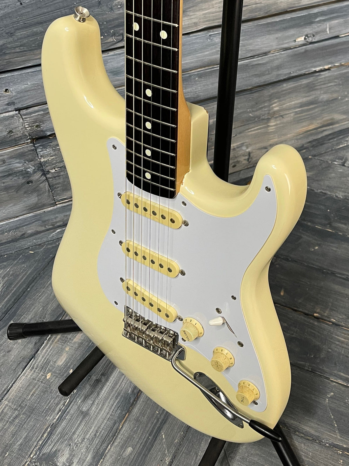 Fender Electric Guitar Used Fender 1984-87 MIJ ST-362 Stratocaster with Gig Bag - Olympic White