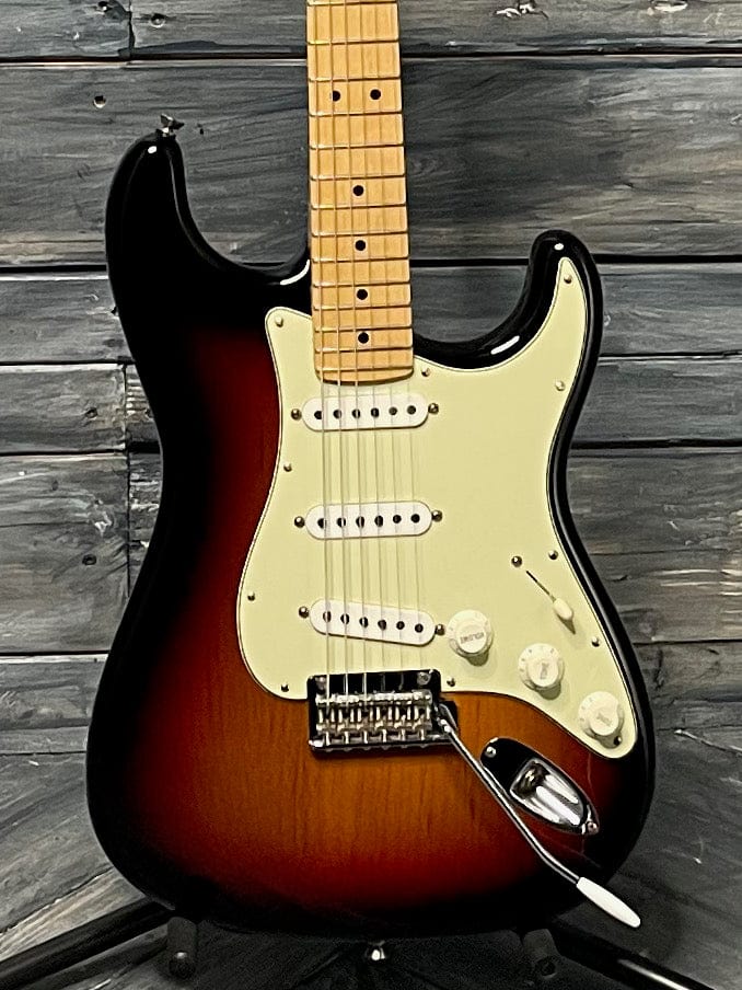 Fender Electric Guitar Used Fender 2017 American Professional Stratocaster with Fender Case