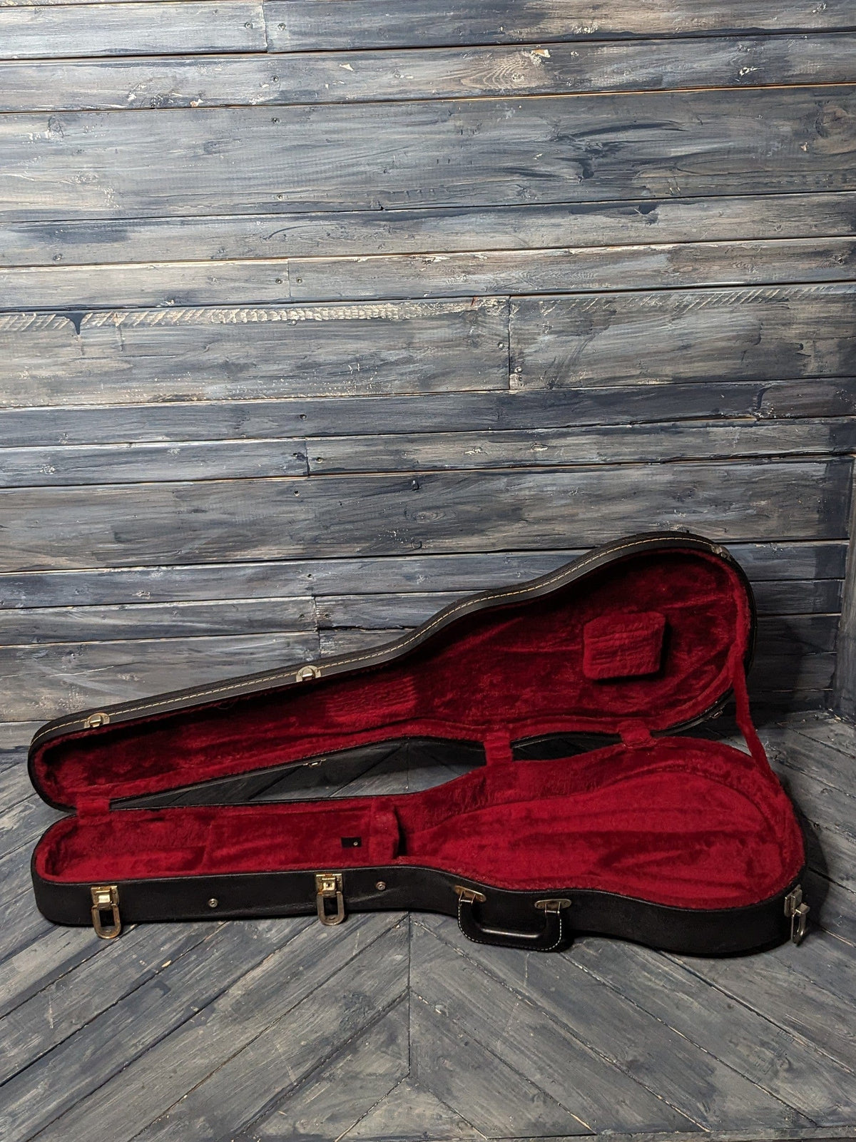Used Gibson Hard Case inside of the case