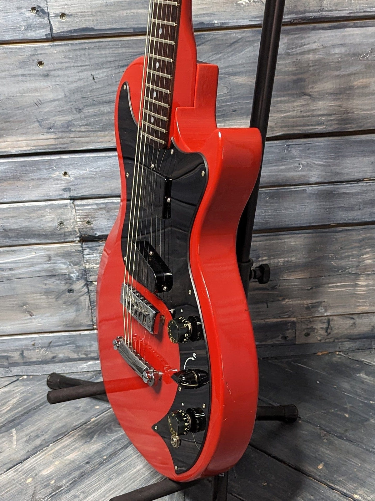 Used Gibson 1981 Marauder treble side view of the body