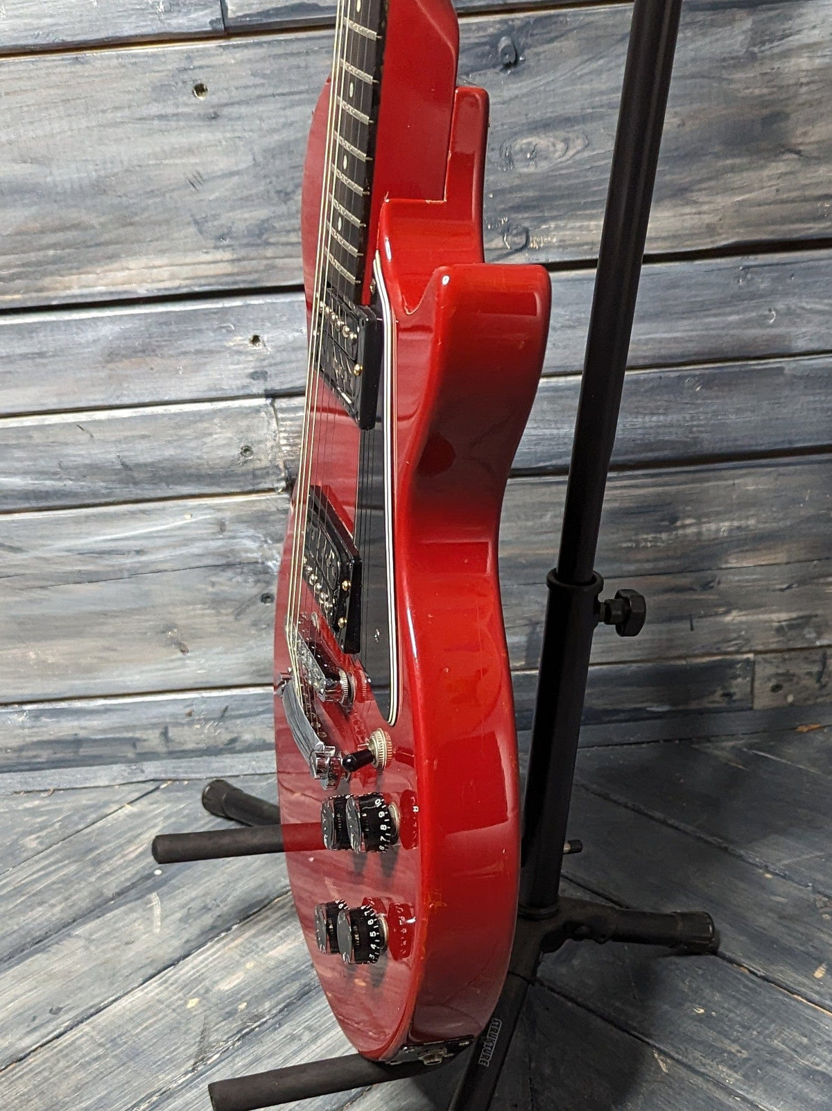 Used Gibson Invader treble side view of the body