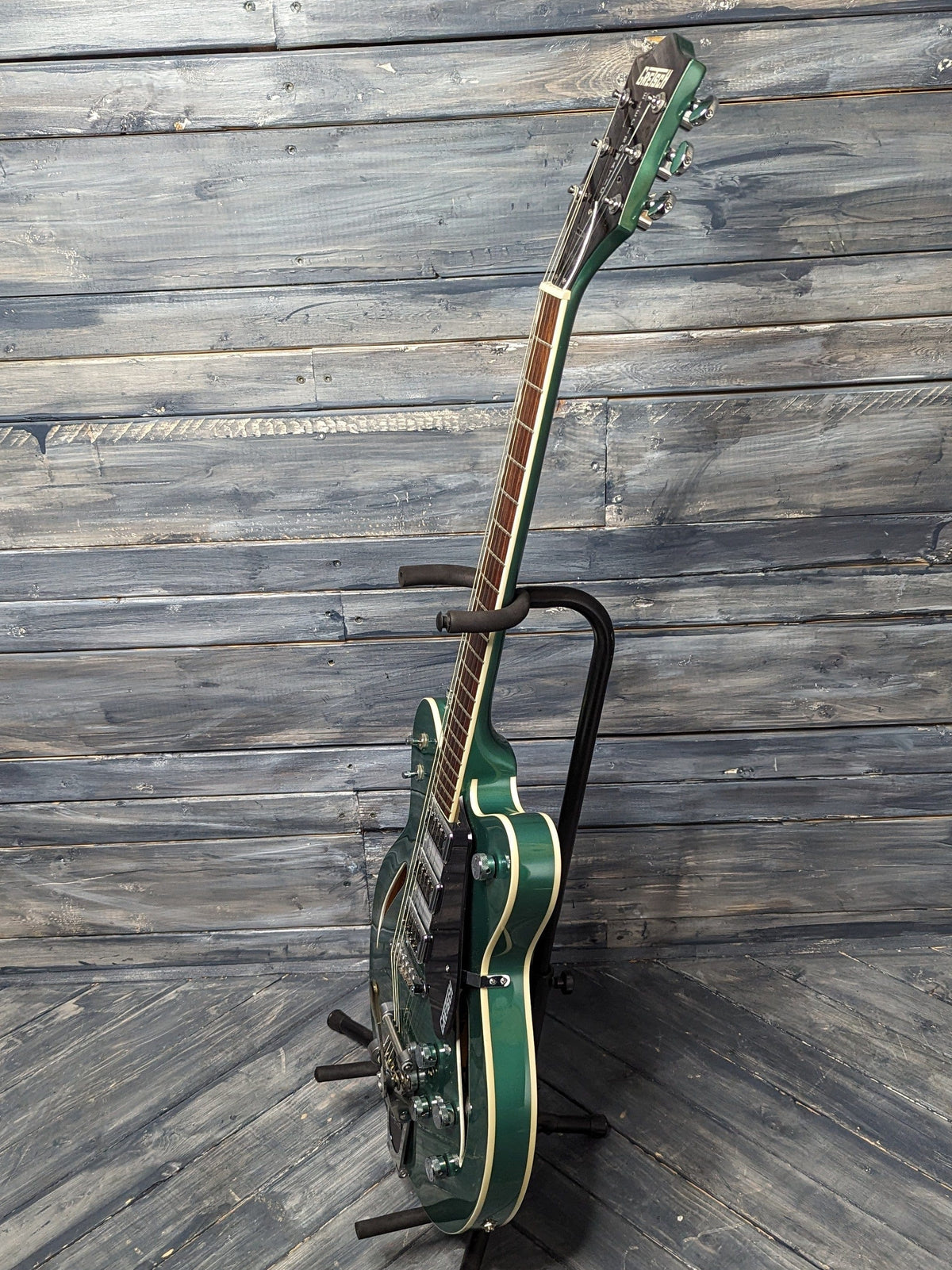 Used Gretsch G5622T-CB full view of treble side