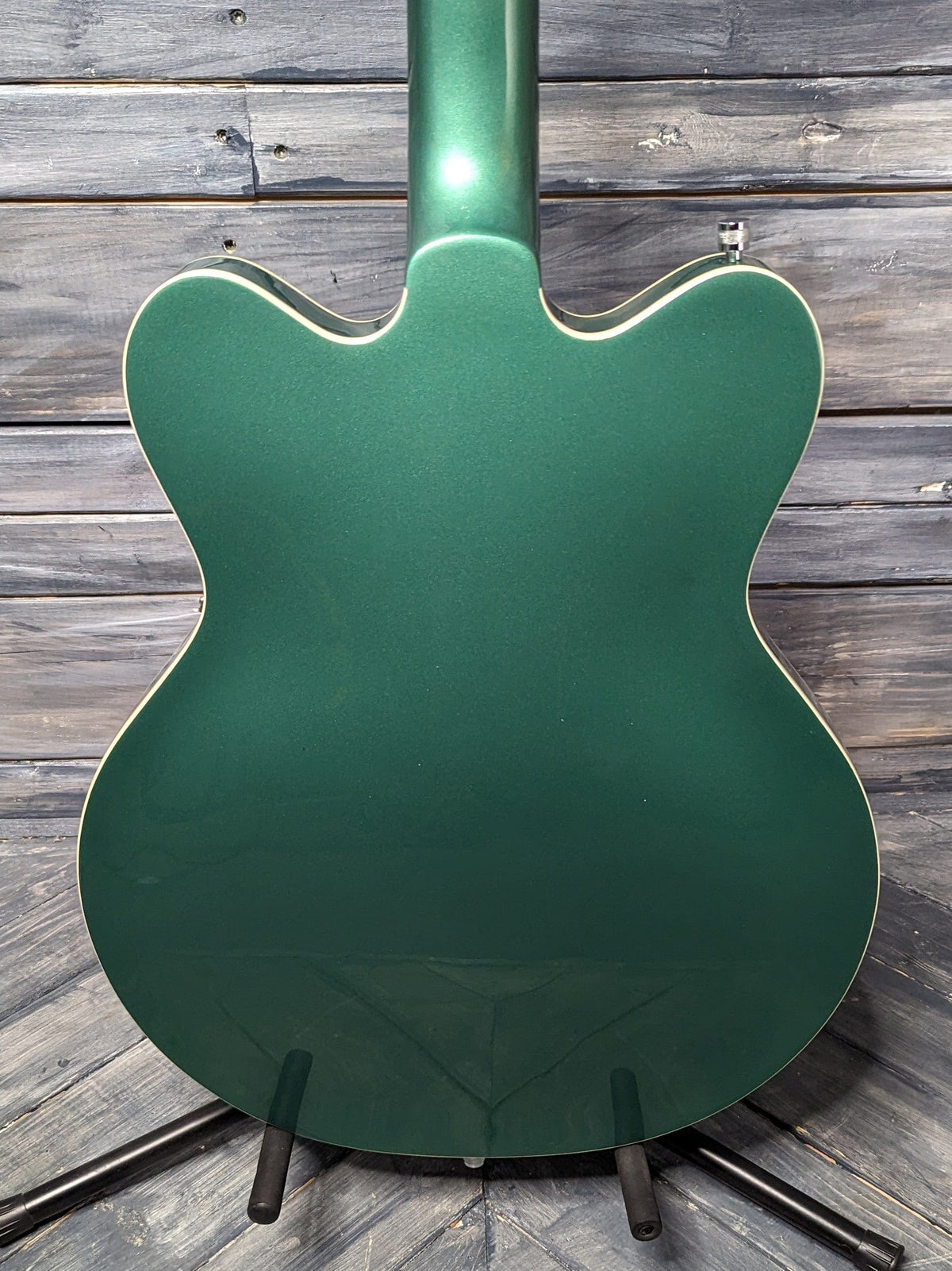 Used Gretsch G5622T-CB close up of back of body