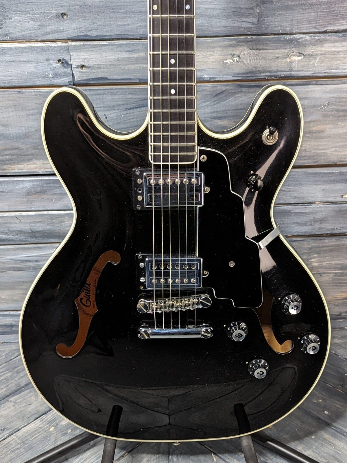 Used Guild Starfire IV close up of the body