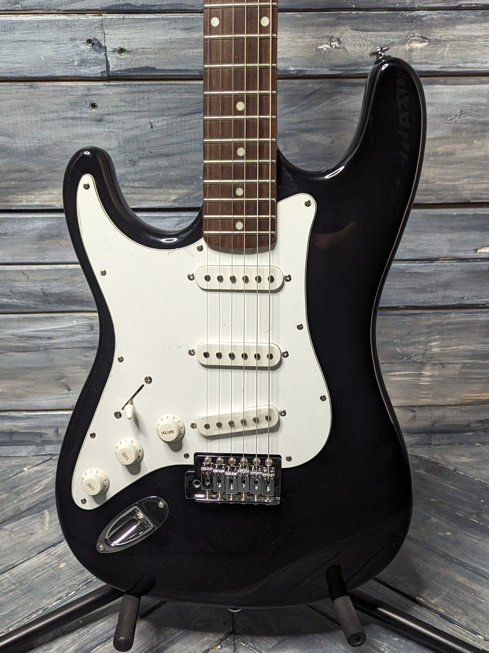 Hamer Left Handed Slammer Pacer close up of body of guitar