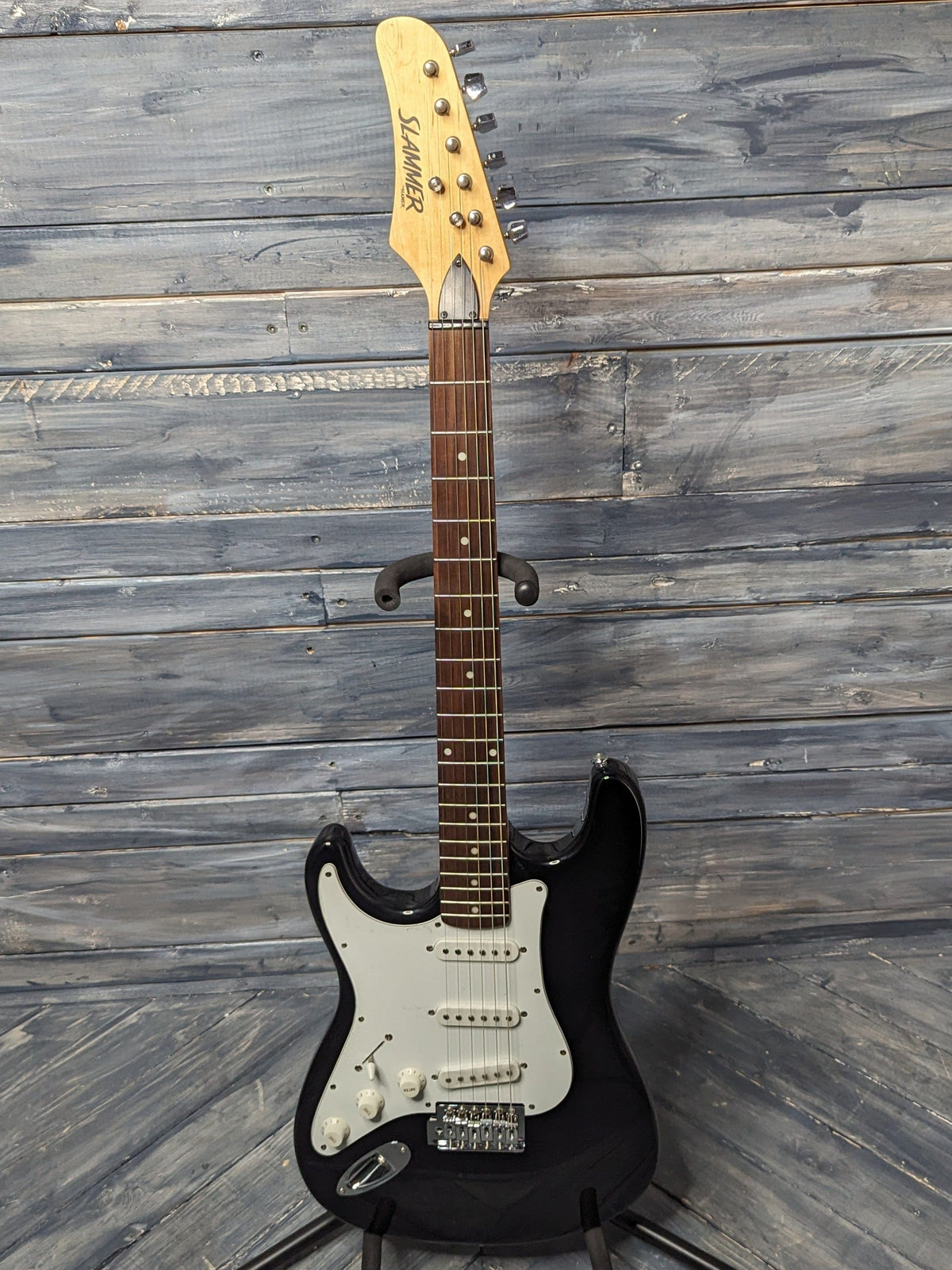 Hamer Left Handed Slammer Pacer full view of guitar