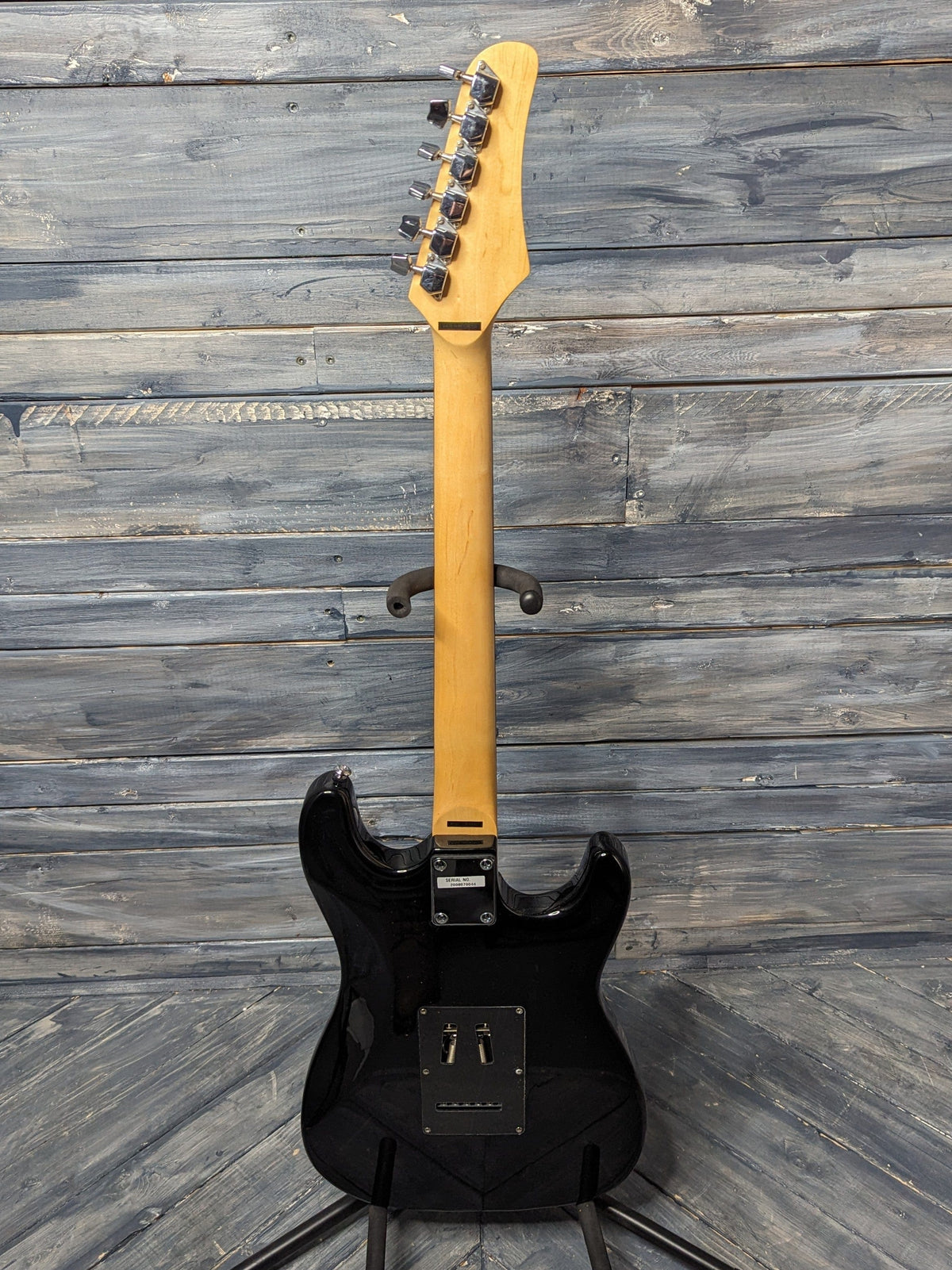 Hamer Left Handed Slammer Pacer full view of back of guitar