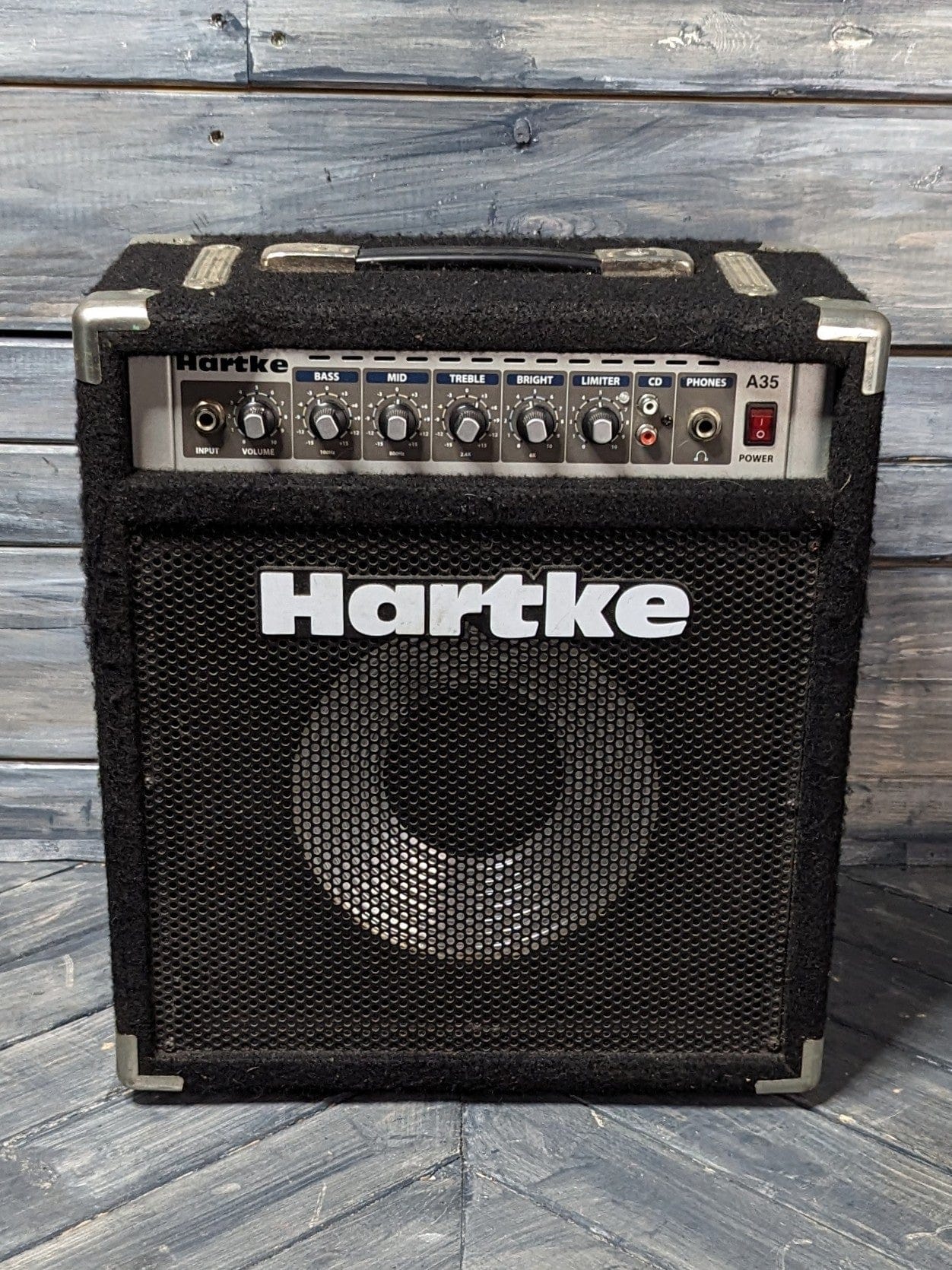 Used Hartke A35 front of the amp